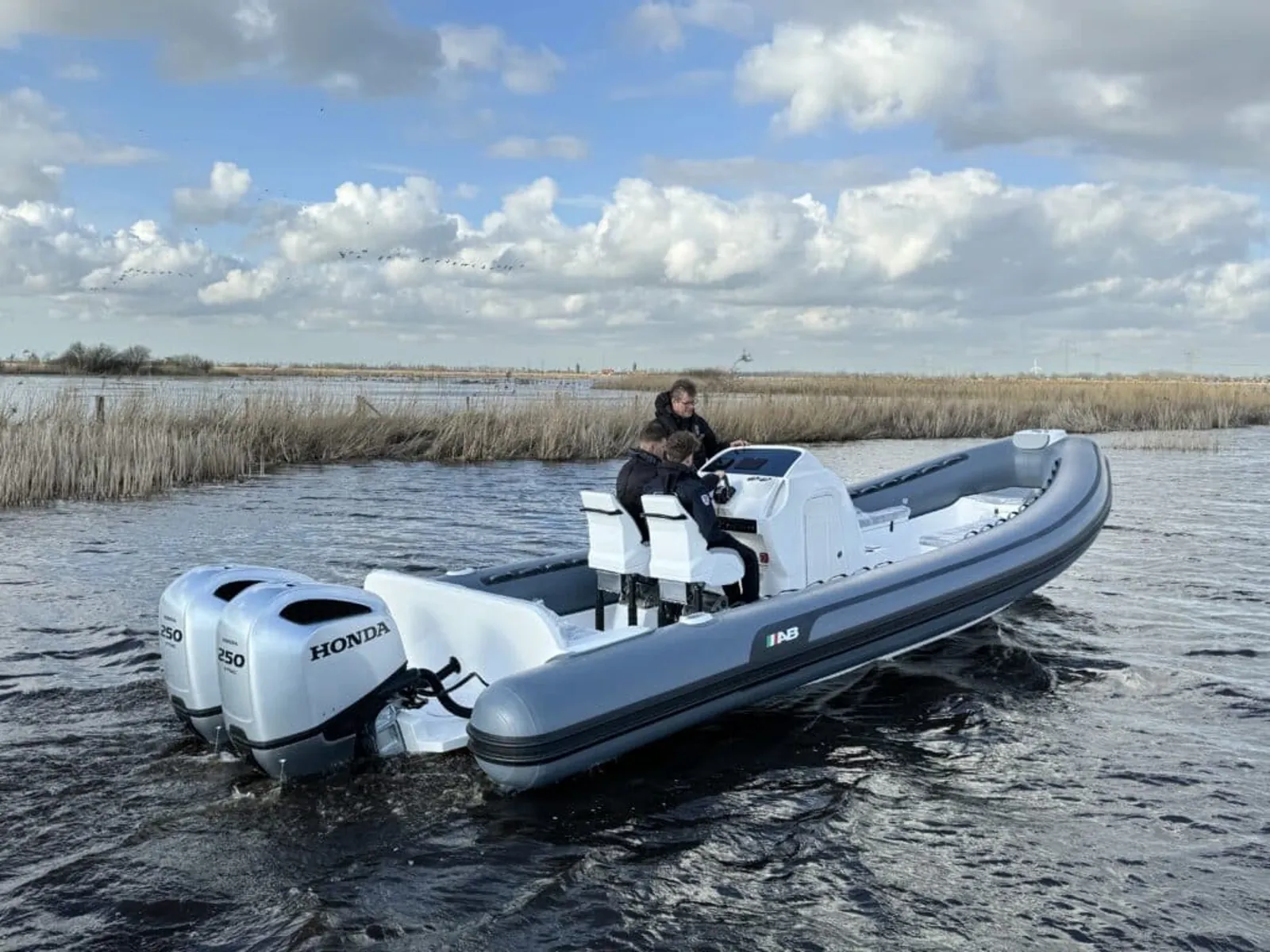 AB Inflatables Oceanus 28 VST — photo 10
