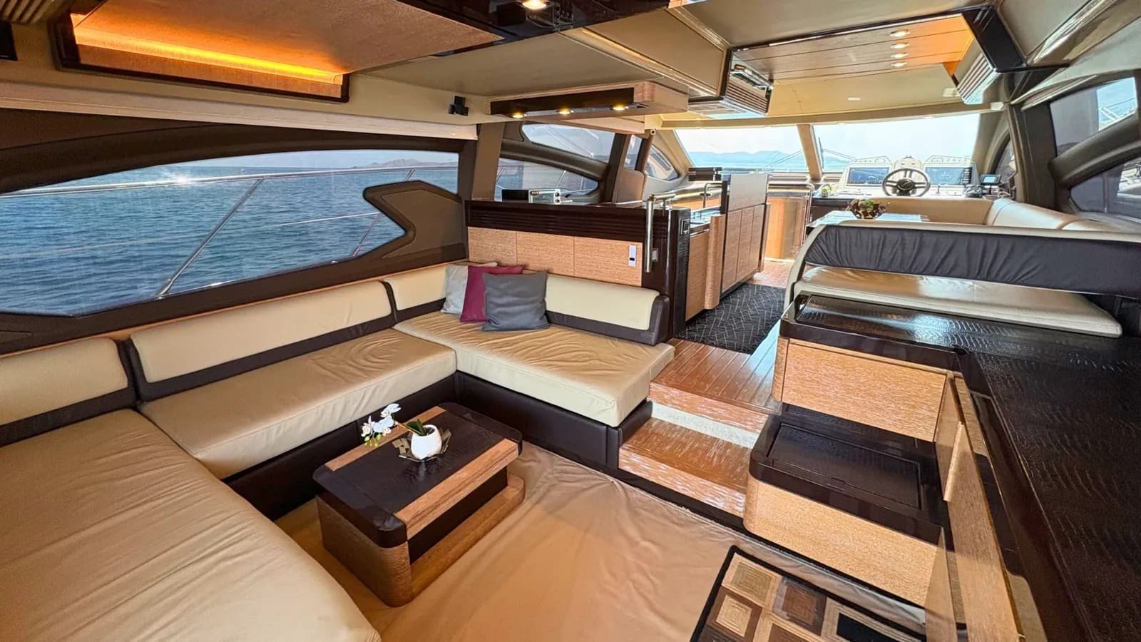 Azimut 64 — foto 8