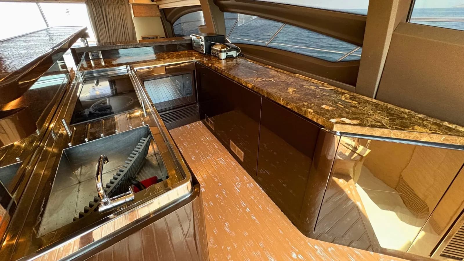 Azimut 64 — foto 12
