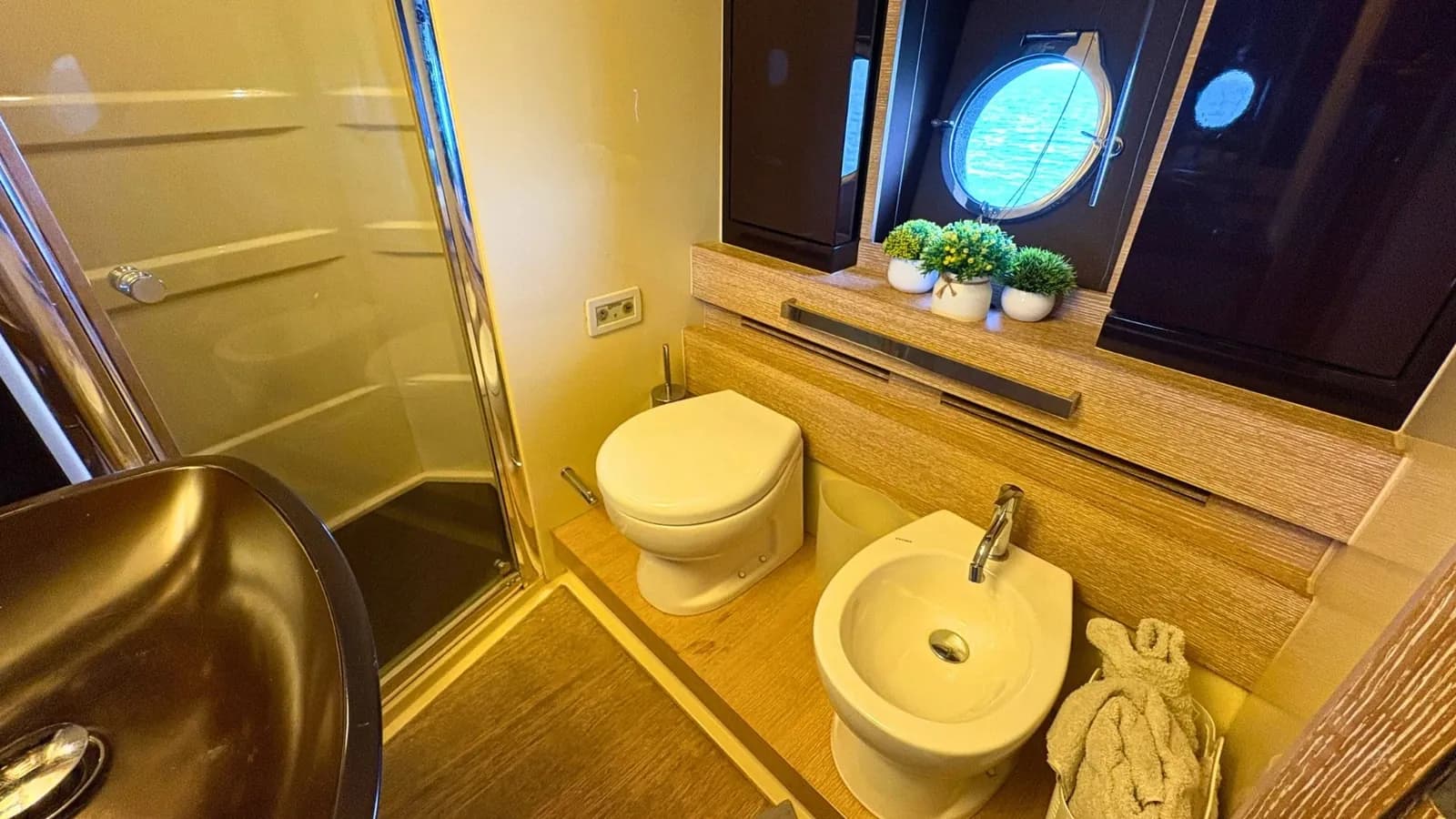 Azimut 64 — foto 14