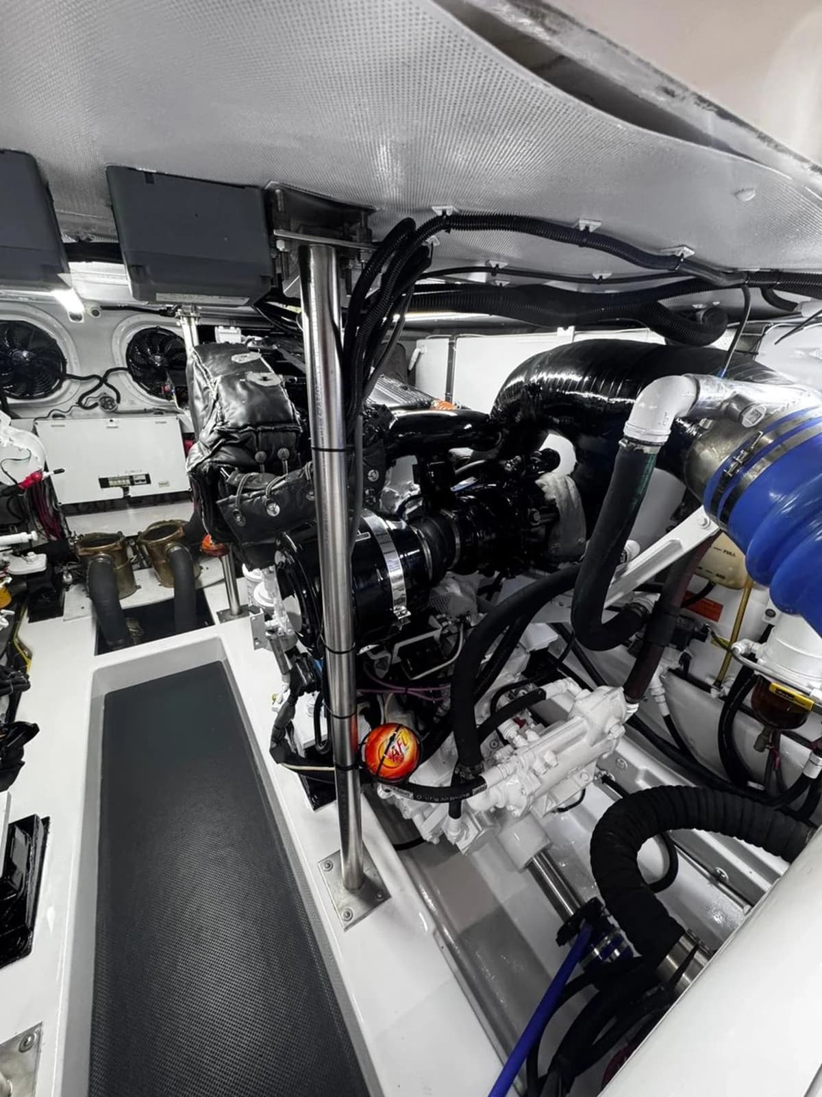 Azimut 64 — foto 21