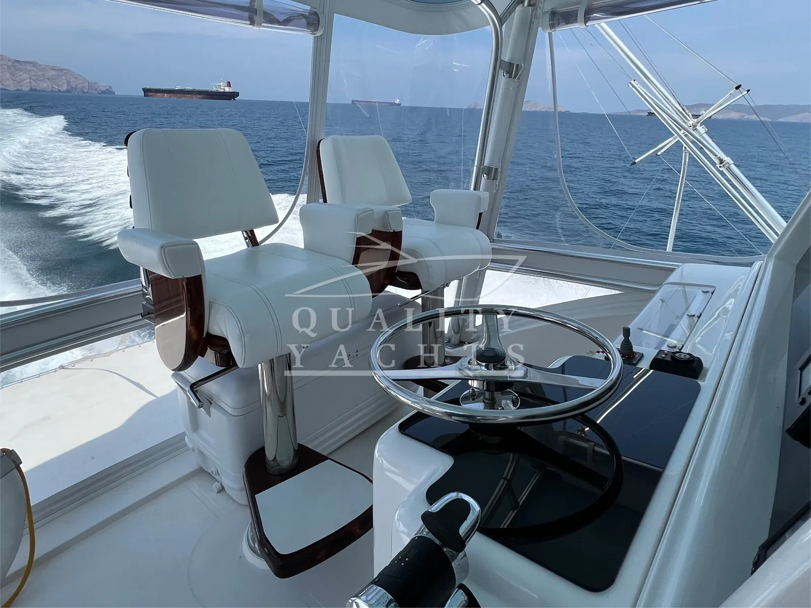 Bertram 54 Convertible — foto 6