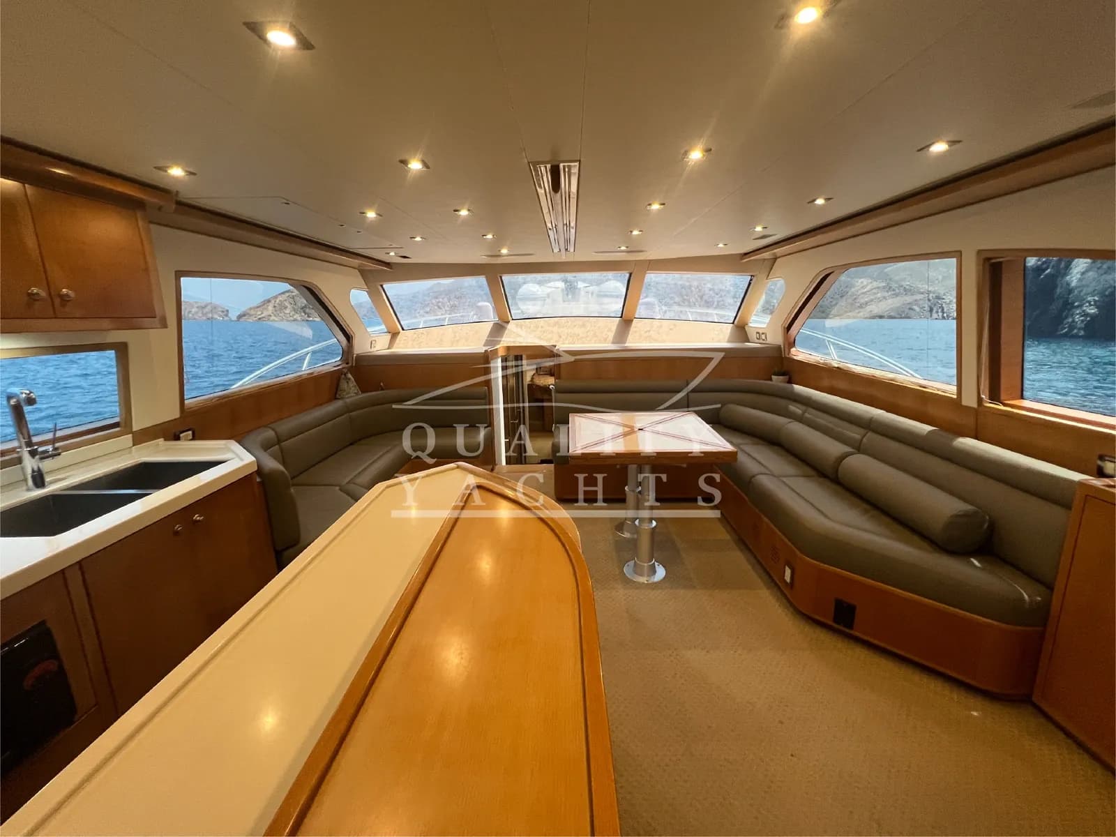 Bertram 54 Convertible — foto 8