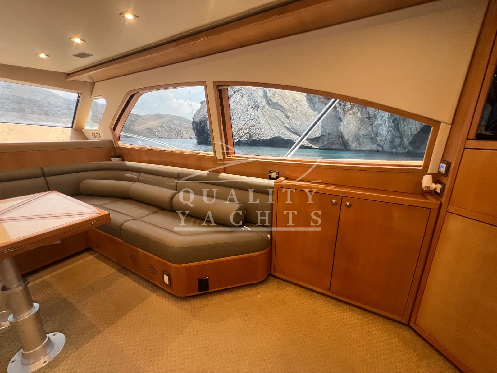 Bertram 54 Convertible — foto 9