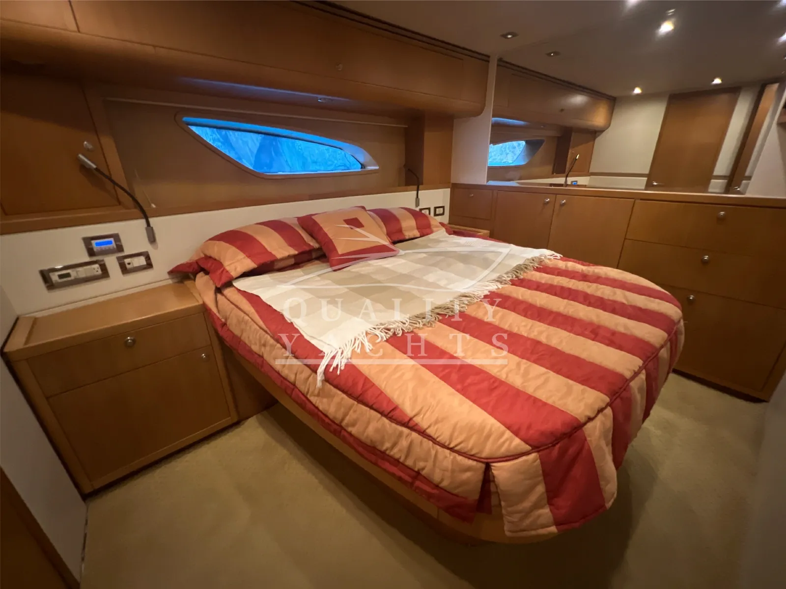Bertram 54 Convertible — foto 12