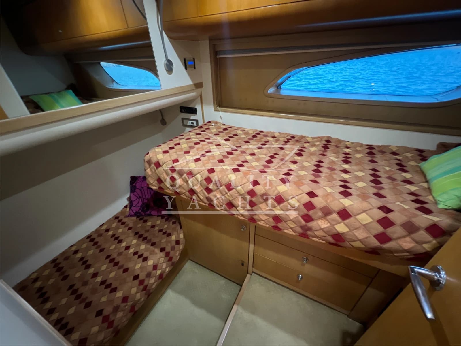 Bertram 54 Convertible — foto 15