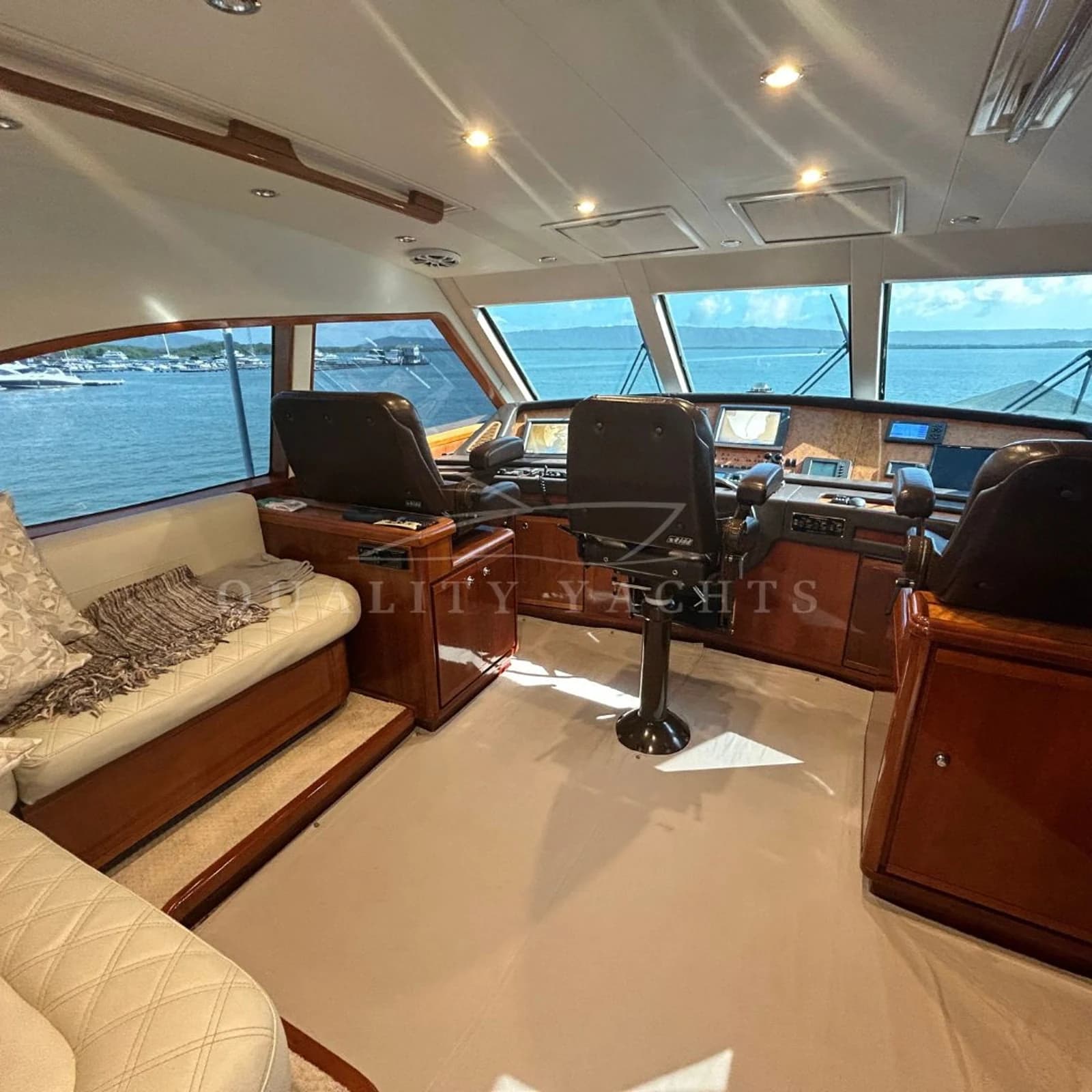 Bertram 63 — foto 24
