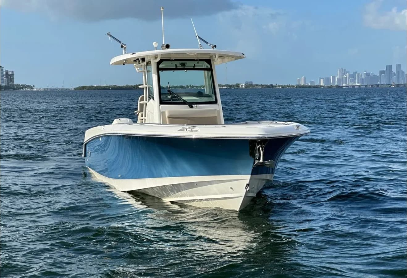 Boston Whaler 330 Outrage — photo 2