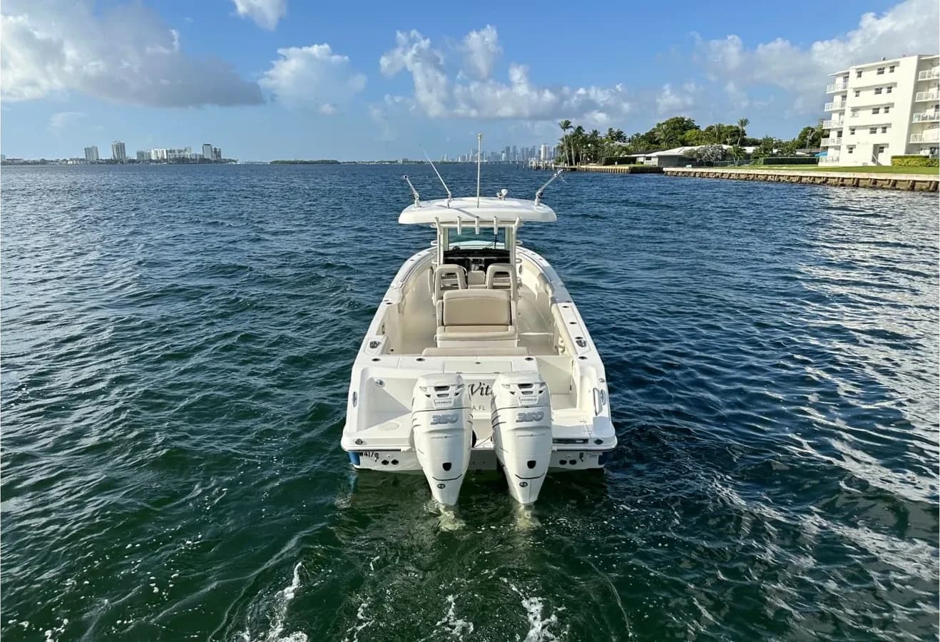 Boston Whaler 330 Outrage — photo 3