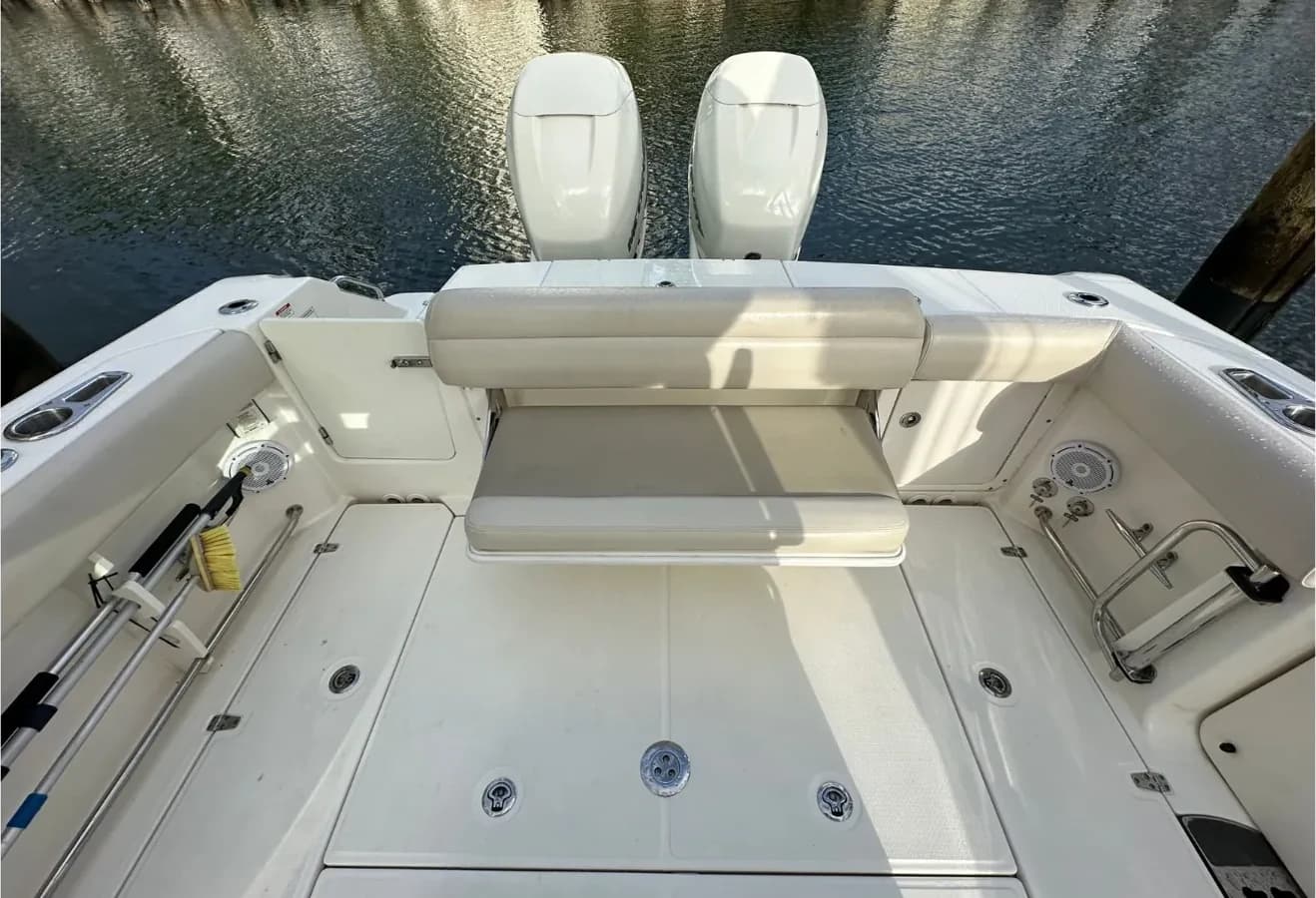Boston Whaler 330 Outrage — photo 4