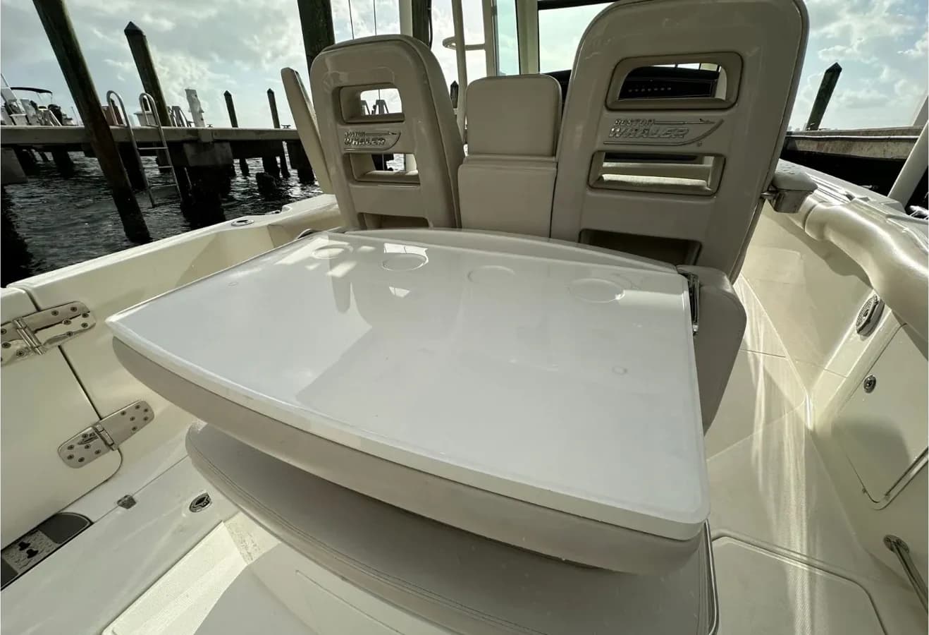 Boston Whaler 330 Outrage — photo 7