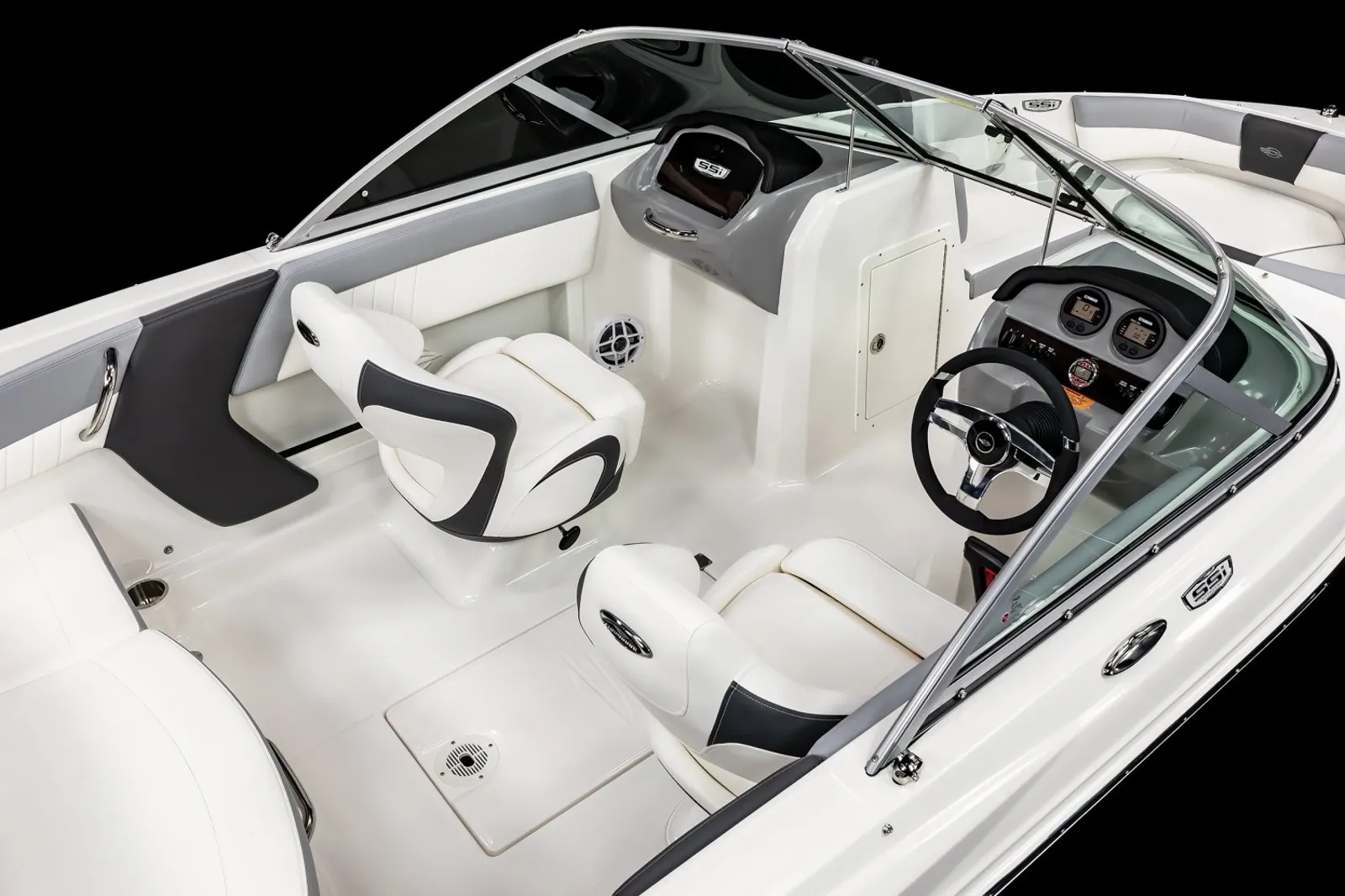 Chaparral 19 SSI OB — photo 3