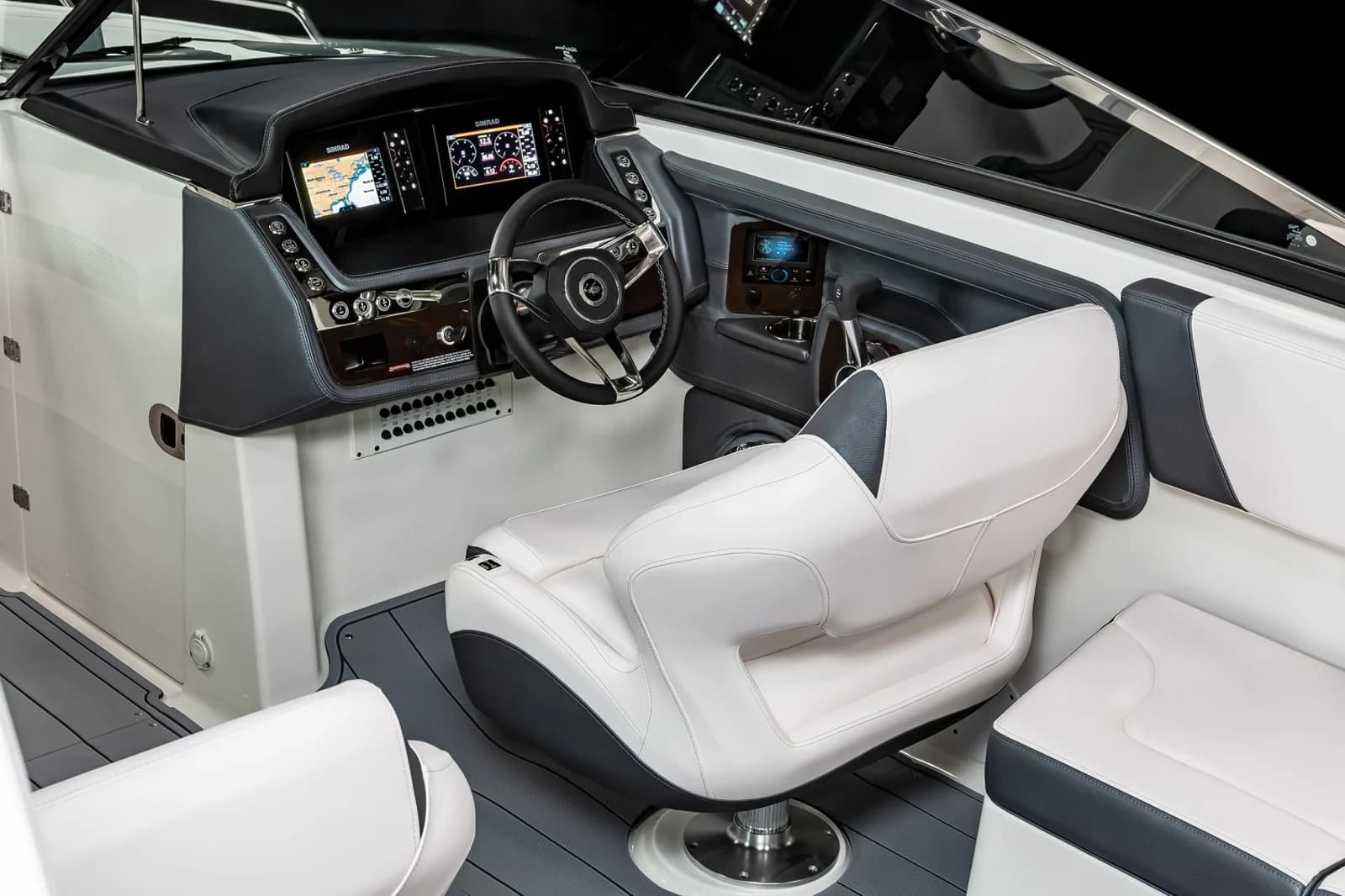 Chaparral 307 SSX — foto 7