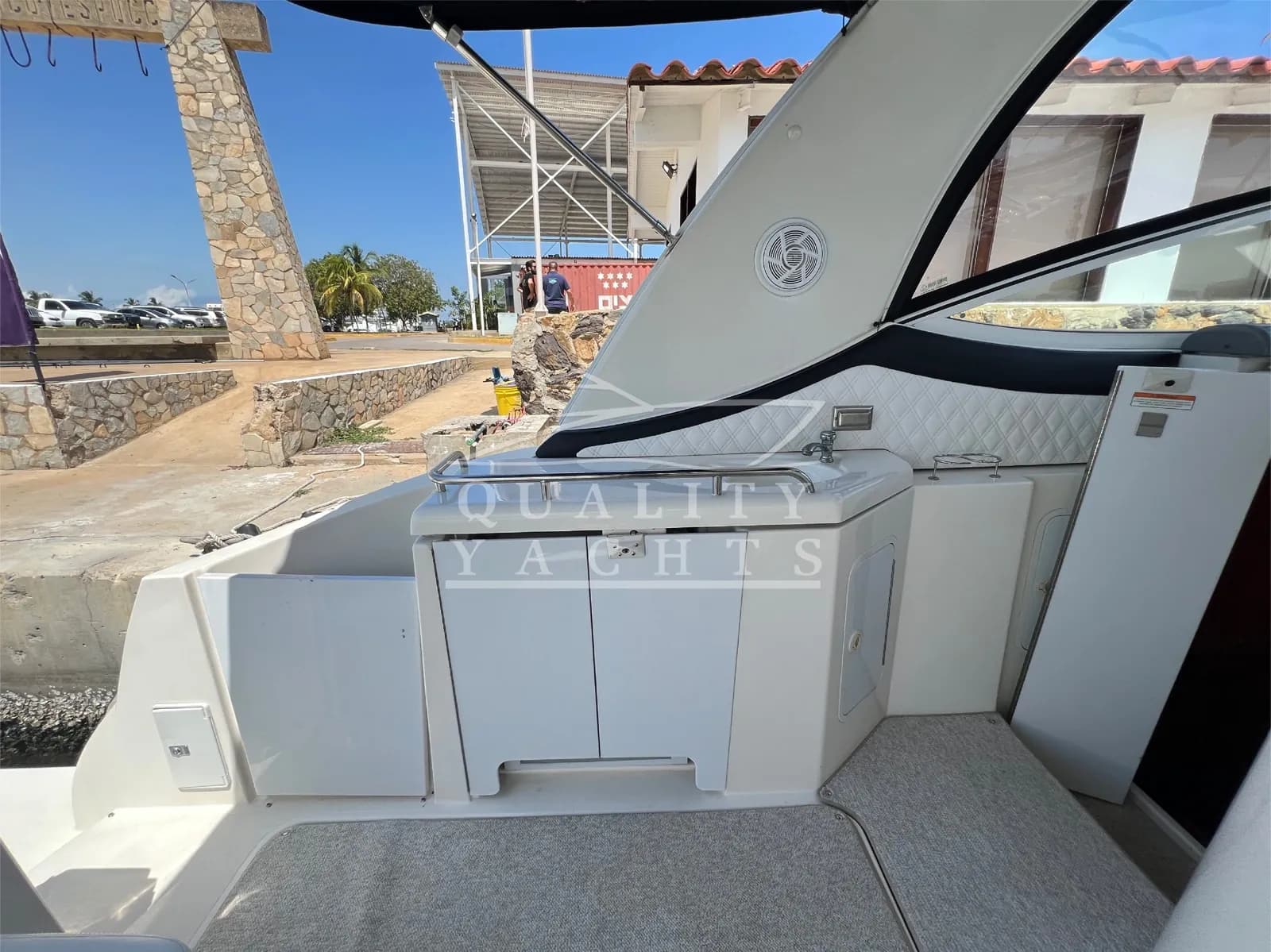 Cruisers Yachts 42 — foto 12