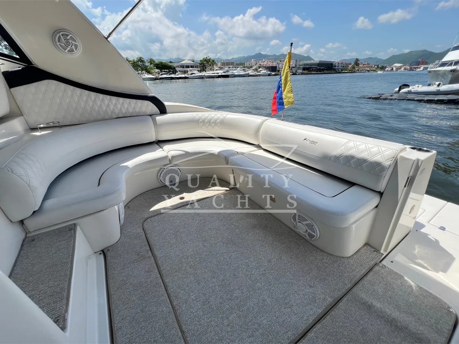 Cruisers Yachts 42 — foto 14
