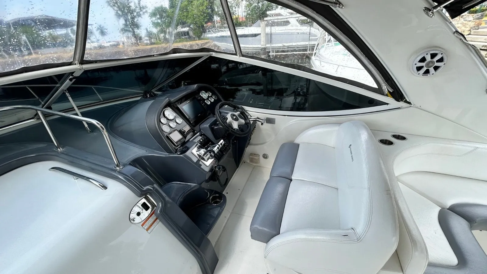 Cruisers Yachts Express 33 — foto 5