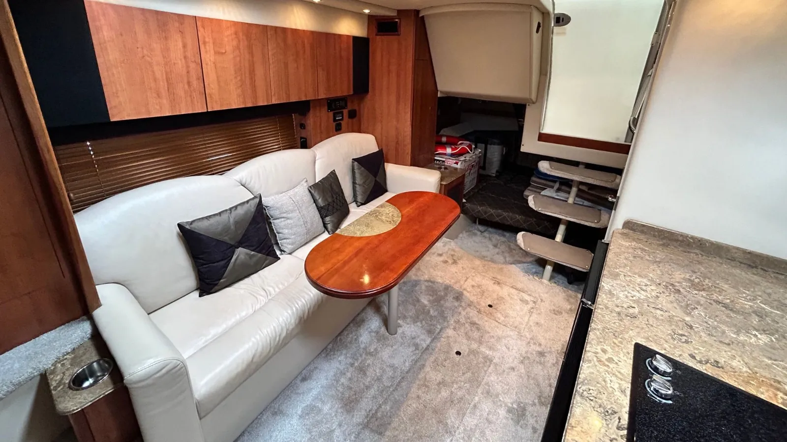 Cruisers Yachts Express 33 — foto 8