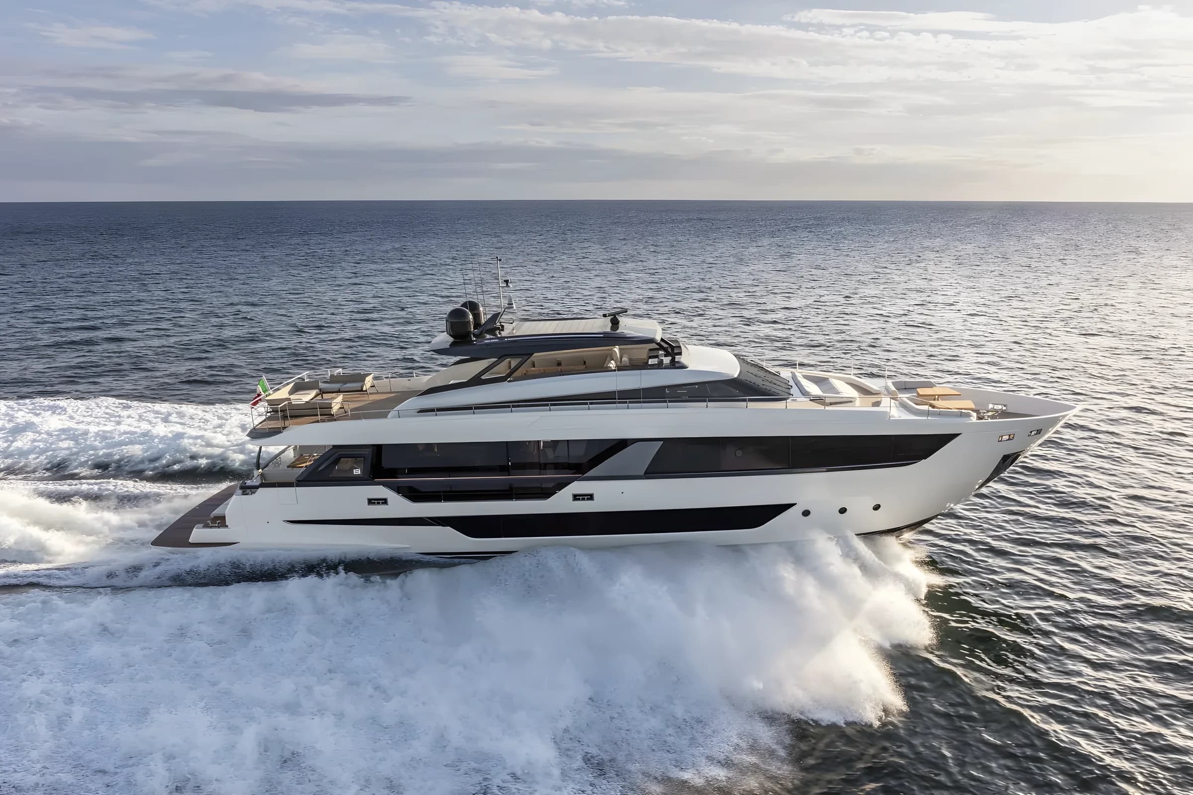 Ferretti 1000 2027 — Bajo pedido