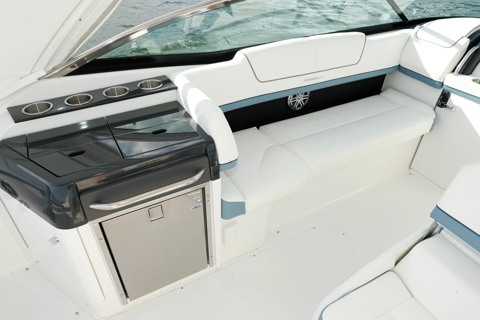 Formula 310 Bowrider — foto 9