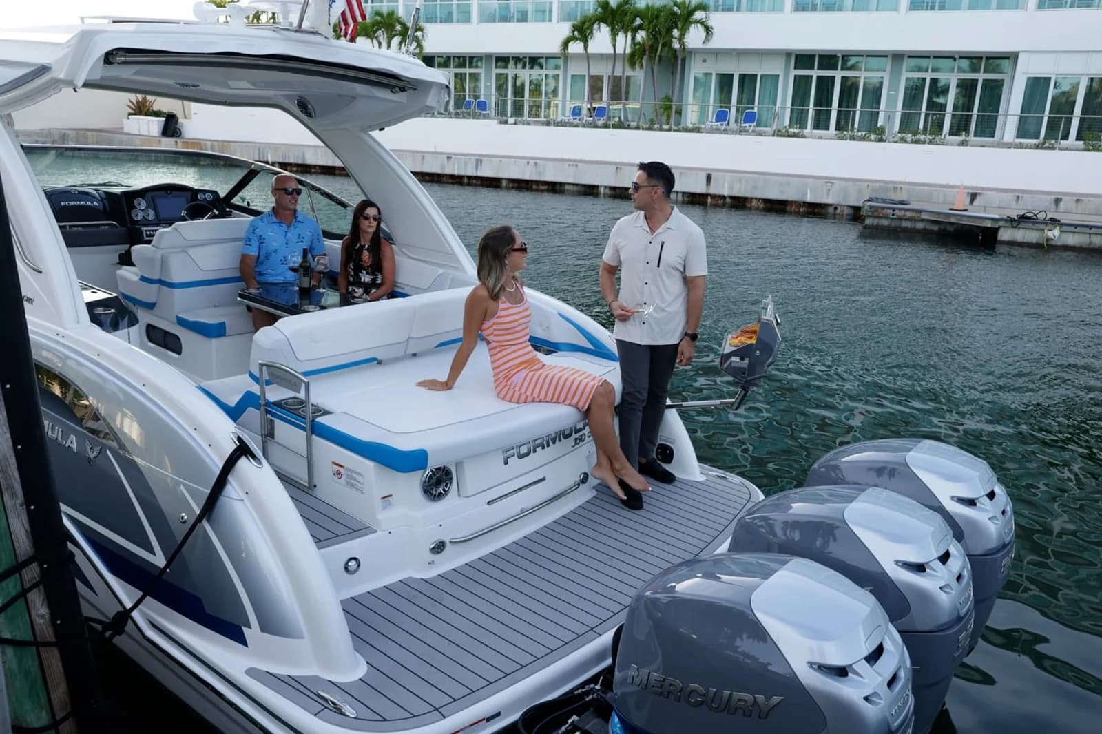 Formula 350 Crossover Bowrider — photo 7