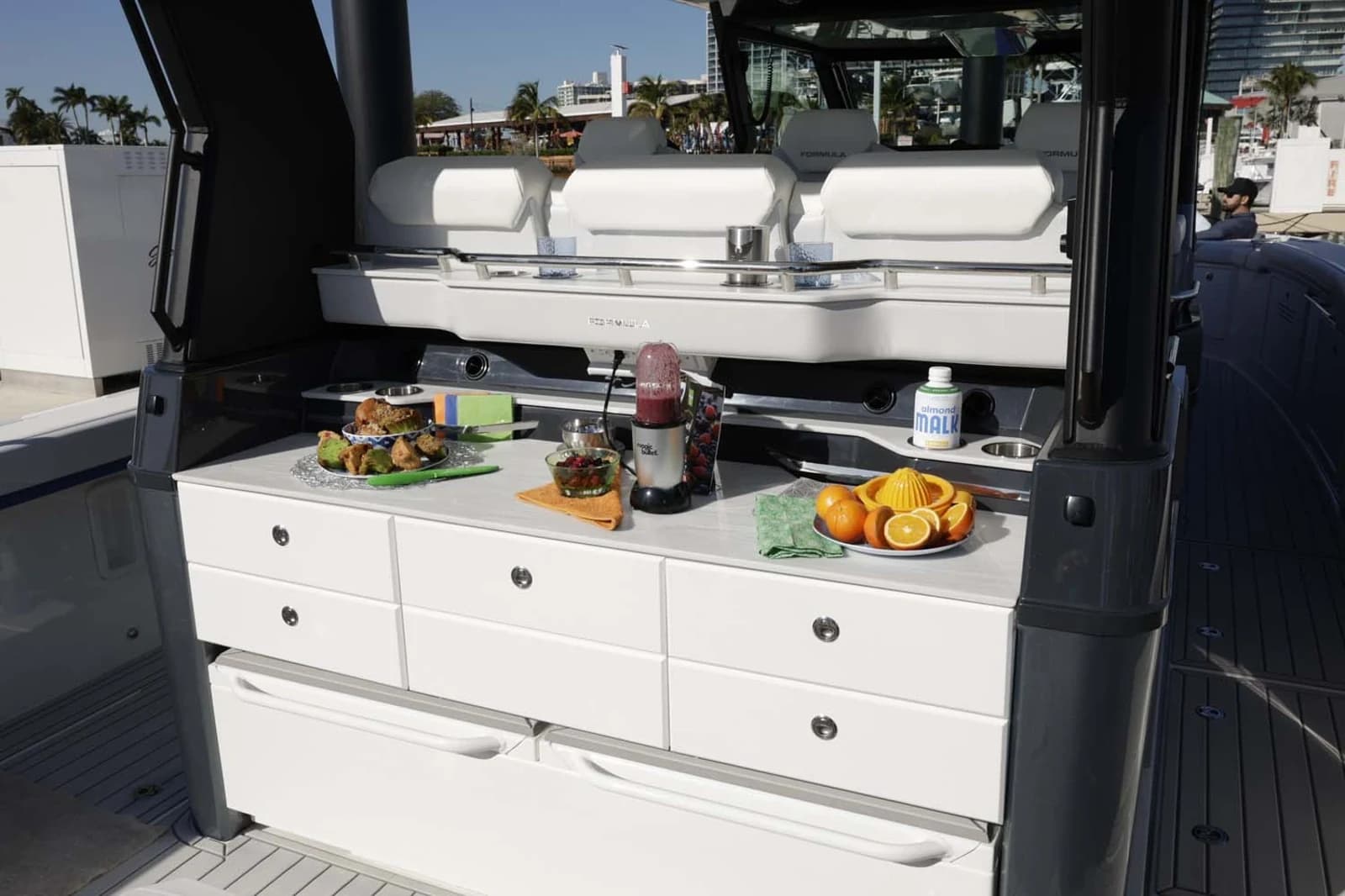 Formula 457 Center Console Fish — photo 9