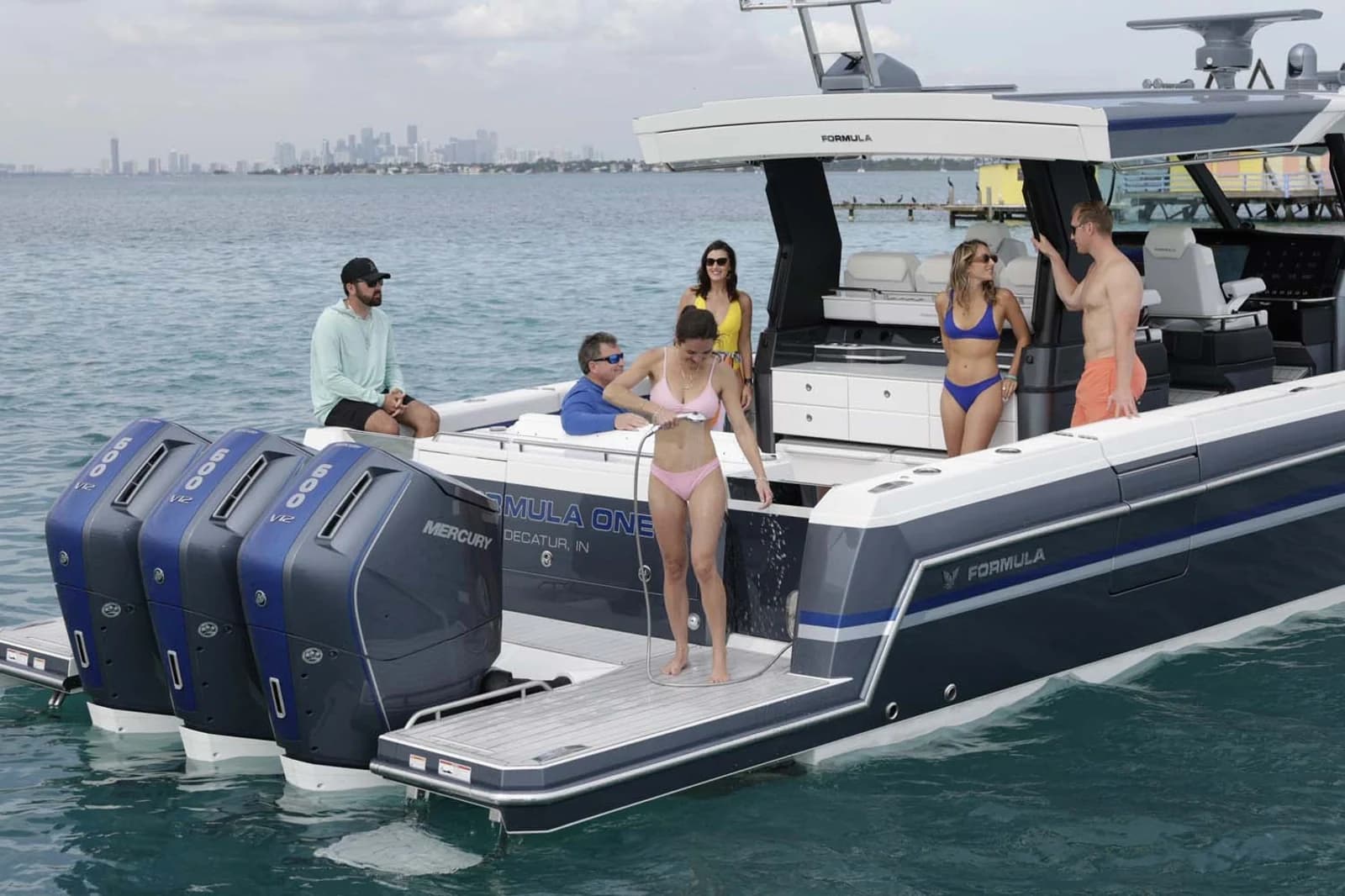 Formula 457 Center Console Fish — photo 19