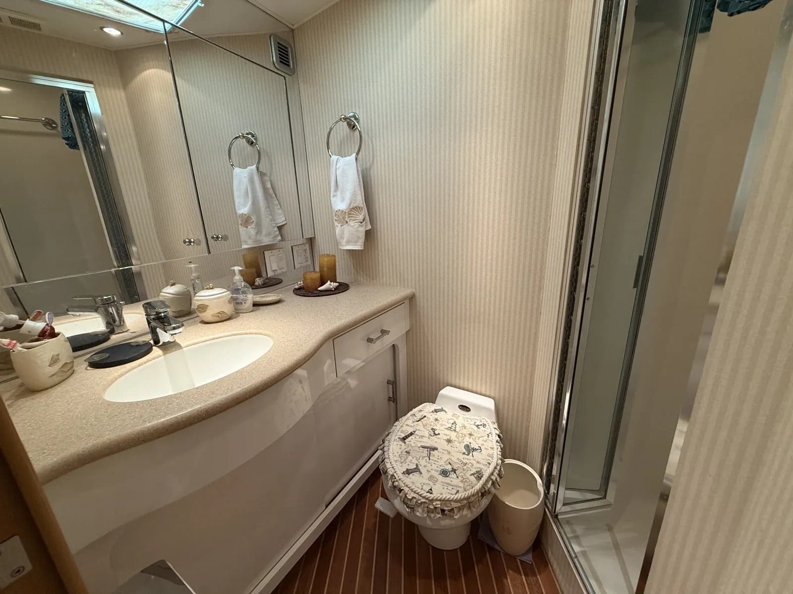 Hatteras 55 Convertible — foto 8