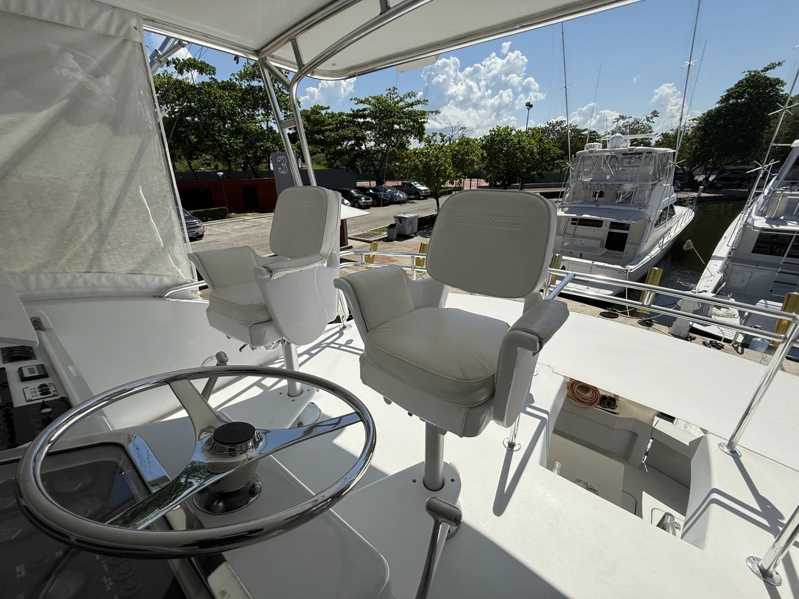 Hatteras 55 Convertible — foto 17