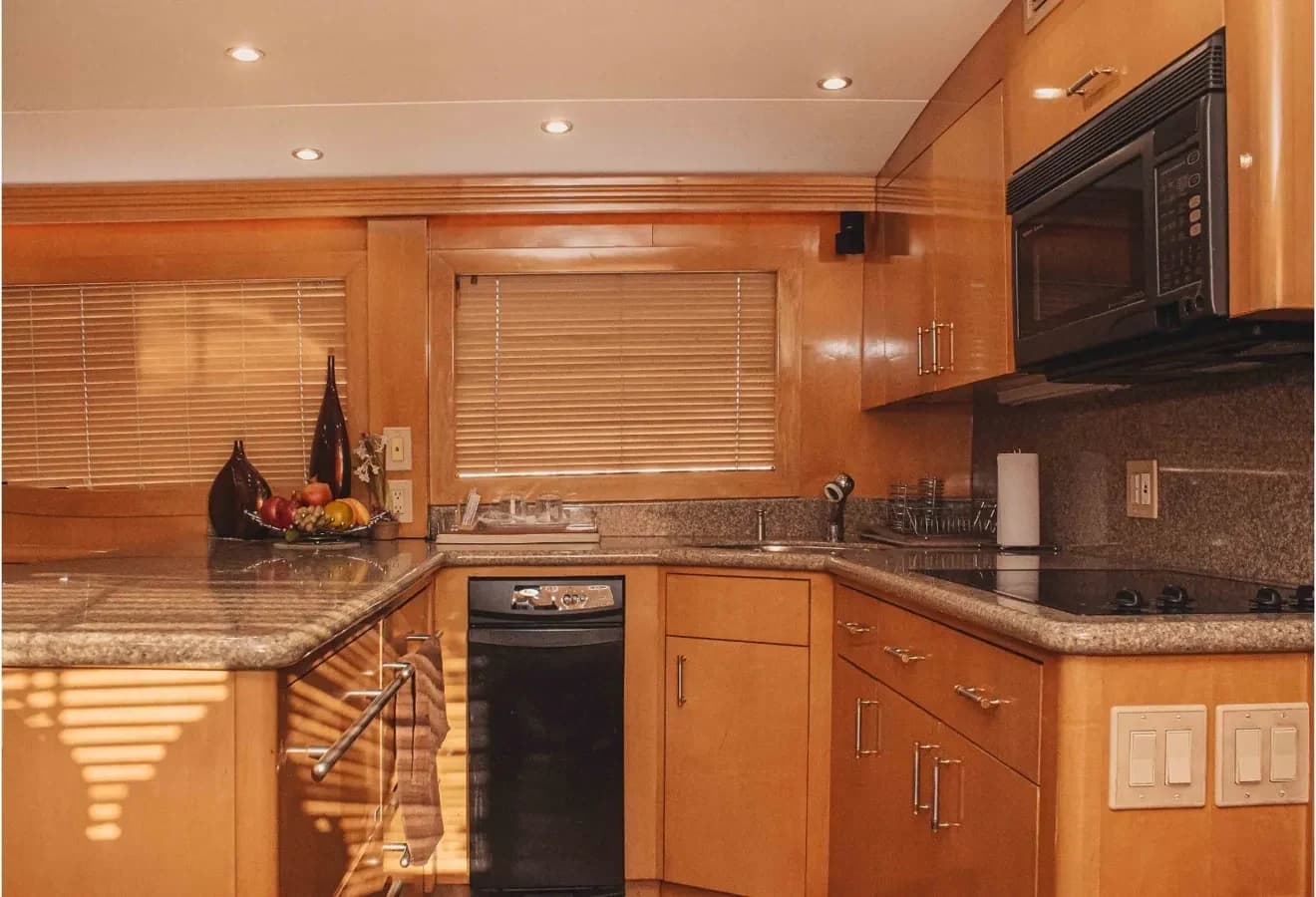 Hatteras 55 Convertible — foto 6