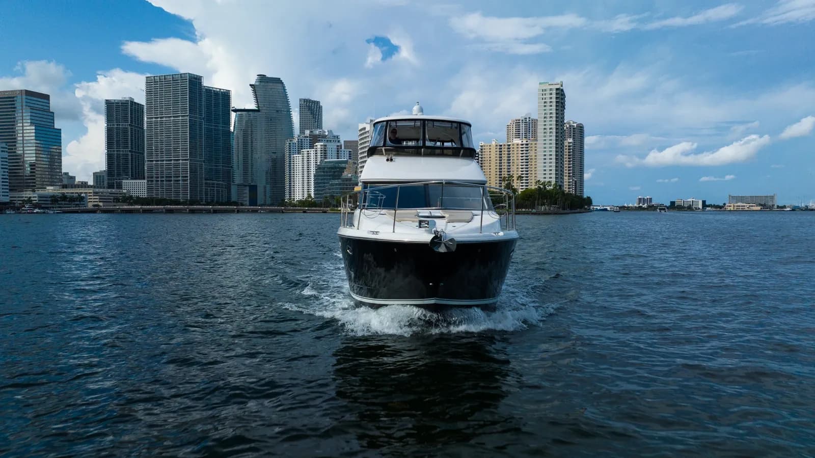 Meridian 441 Sedan — foto 5
