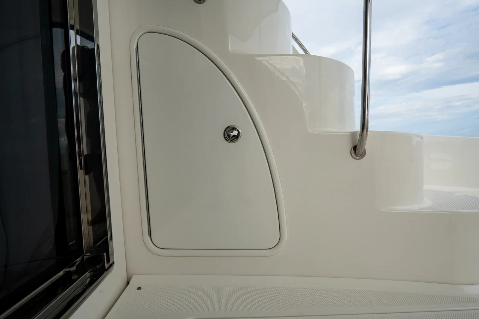 Meridian 441 Sedan — foto 21