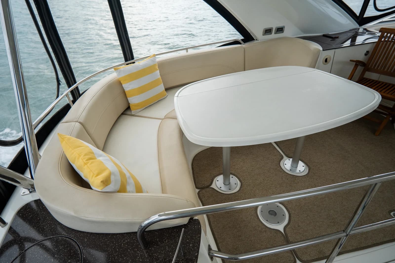 Meridian 441 Sedan — foto 30