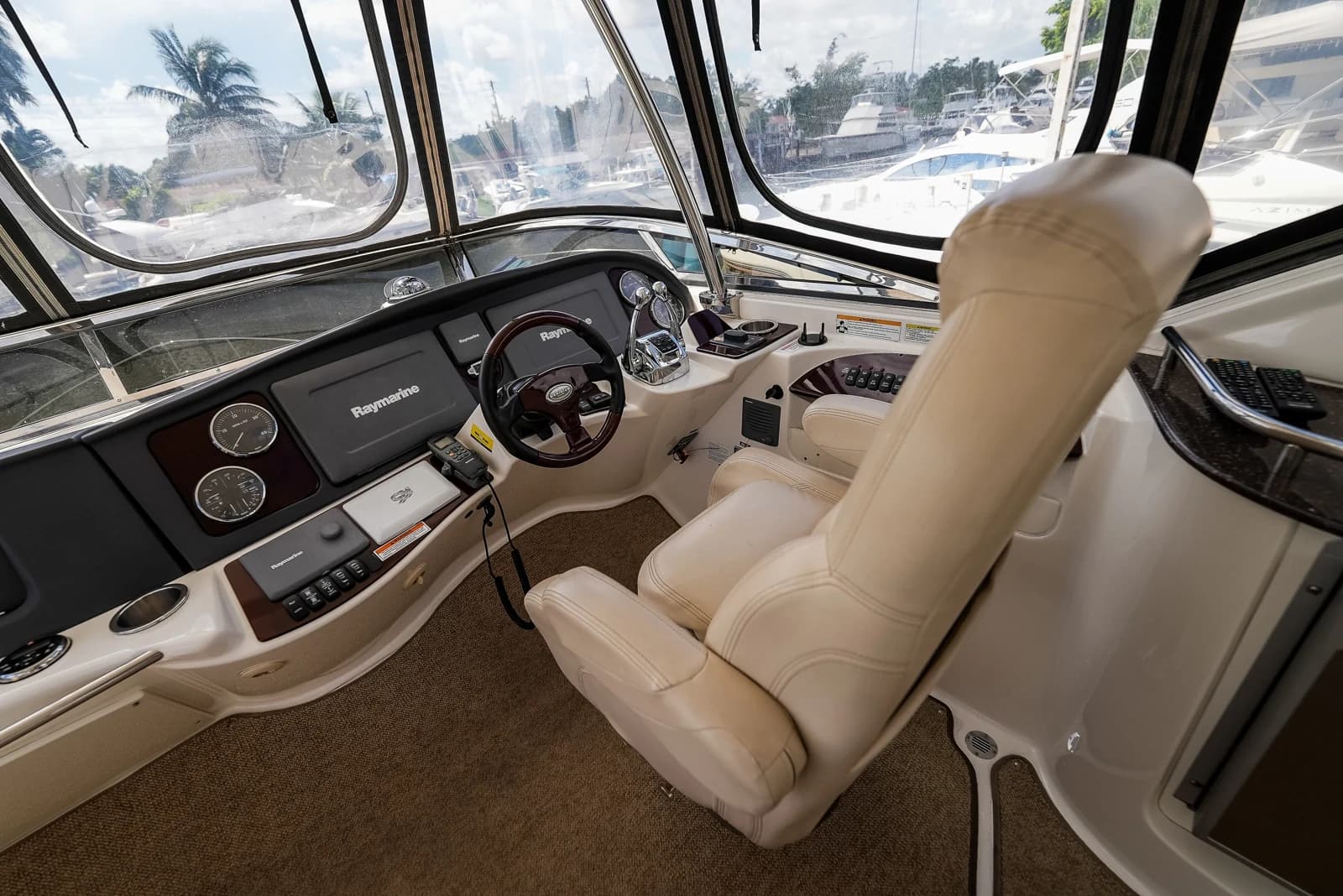 Meridian 441 Sedan — foto 33