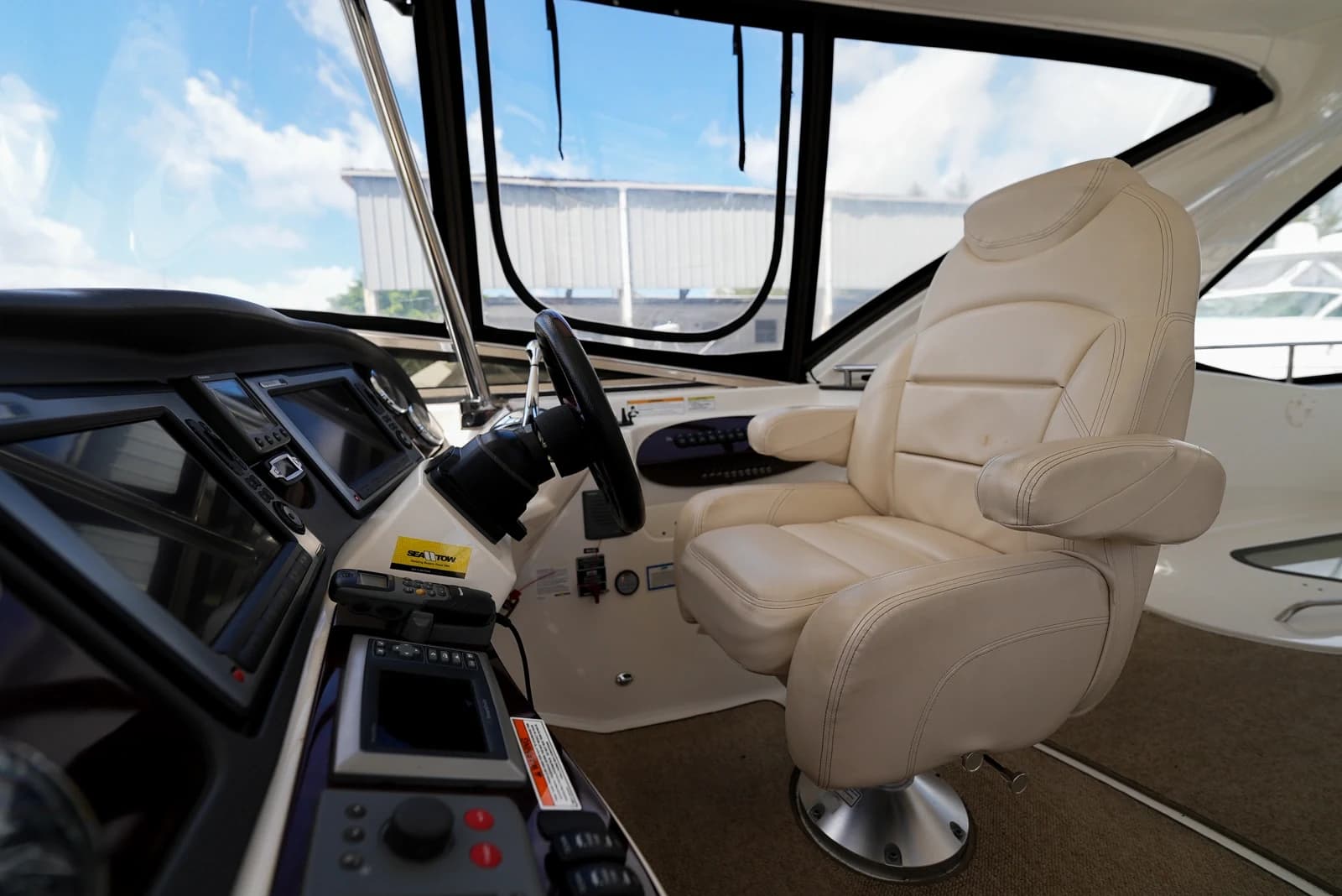 Meridian 441 Sedan — foto 34