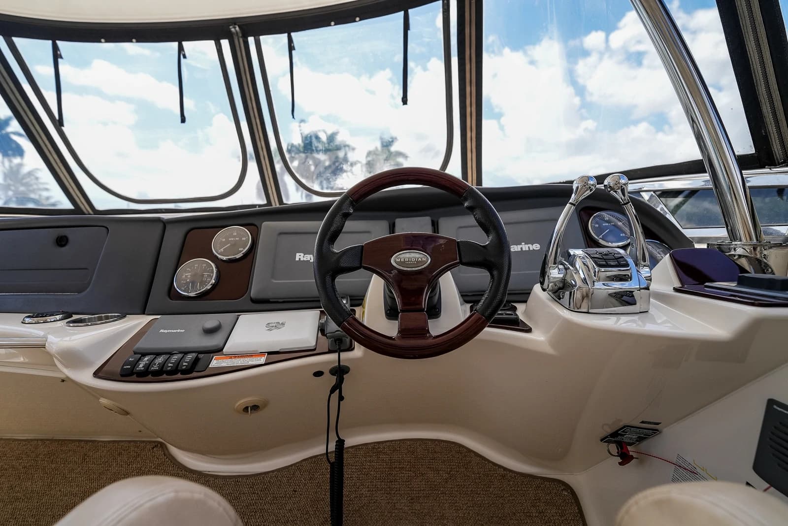 Meridian 441 Sedan — foto 37