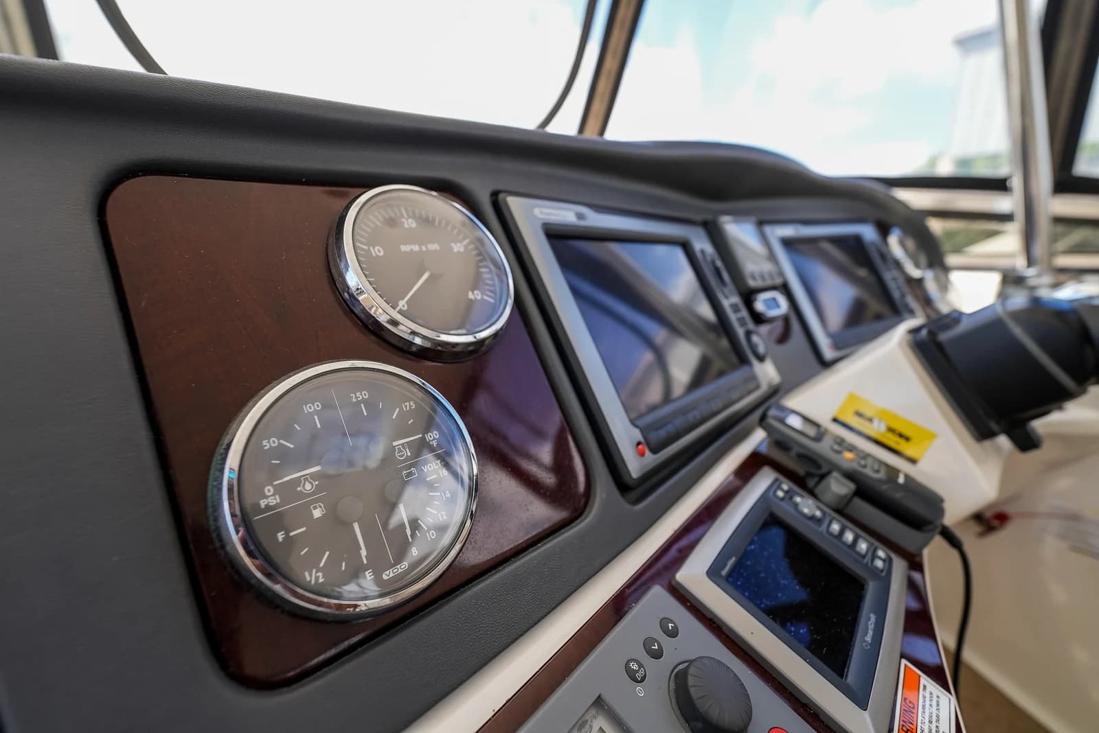 Meridian 441 Sedan — foto 40