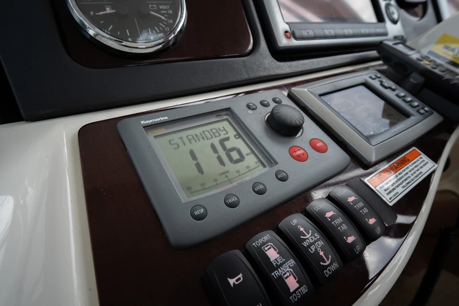 Meridian 441 Sedan — foto 41