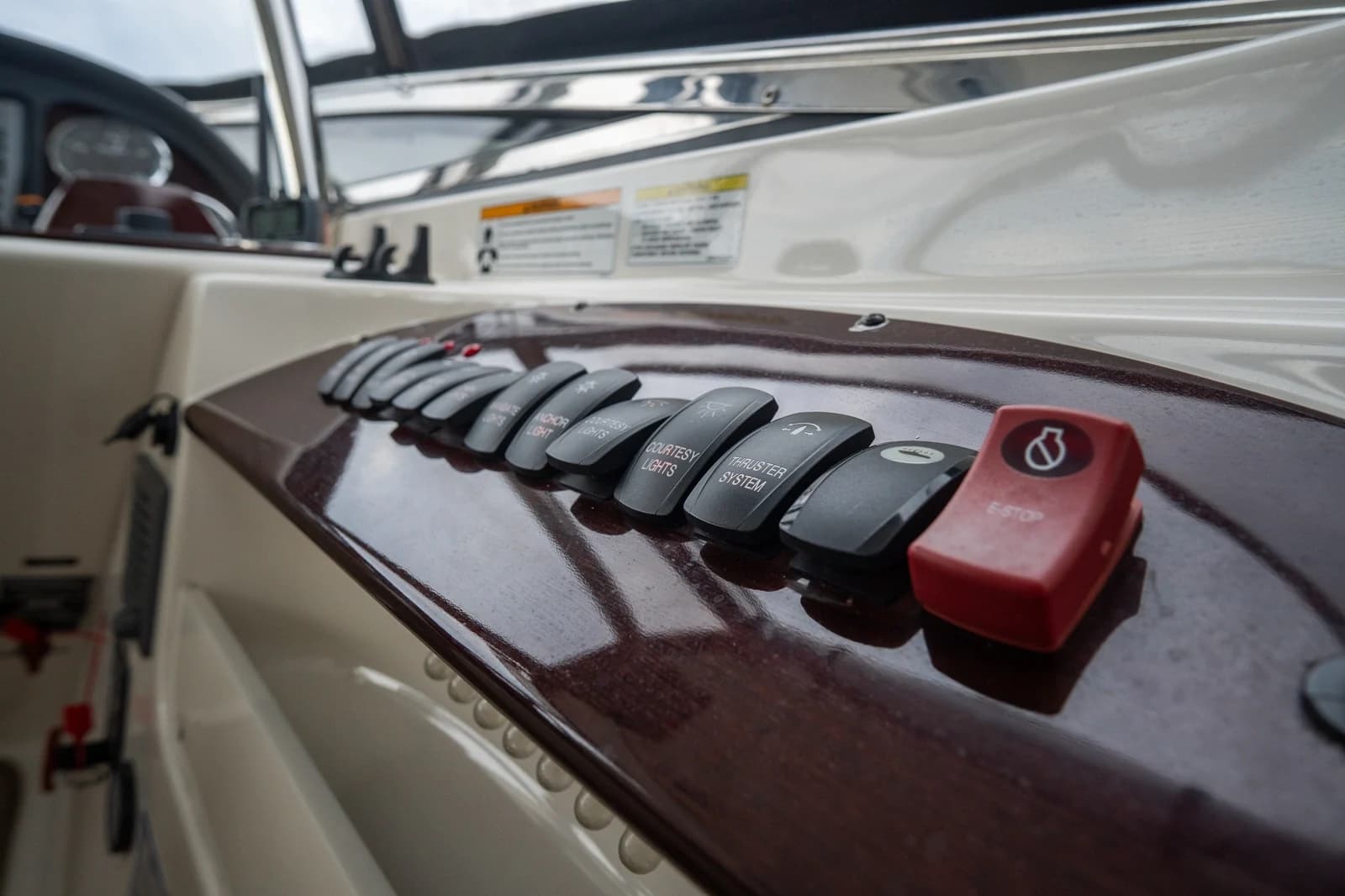 Meridian 441 Sedan — foto 42