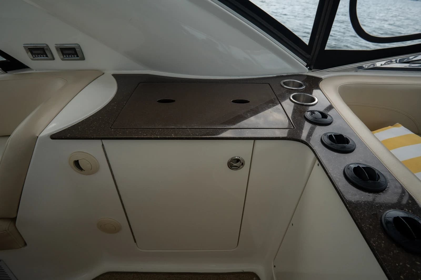 Meridian 441 Sedan — foto 44