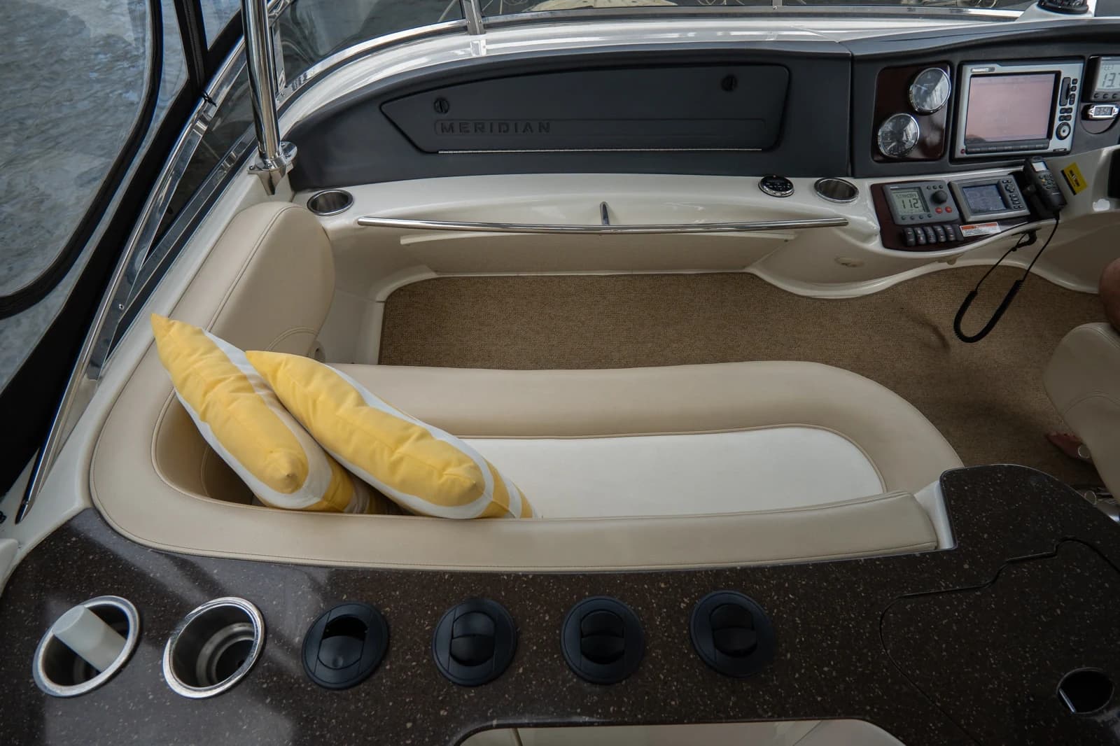 Meridian 441 Sedan — foto 49