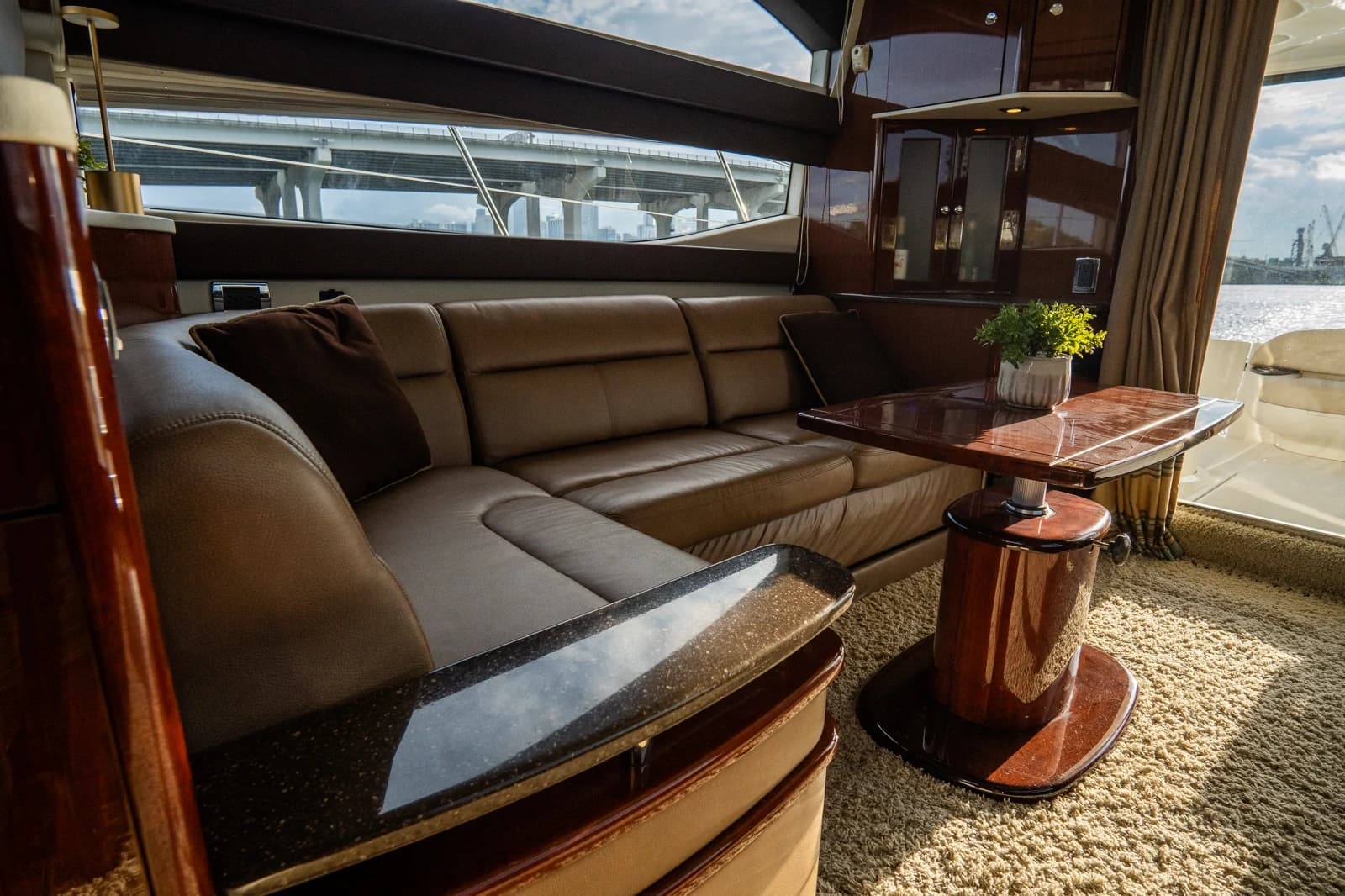 Meridian 441 Sedan — foto 50
