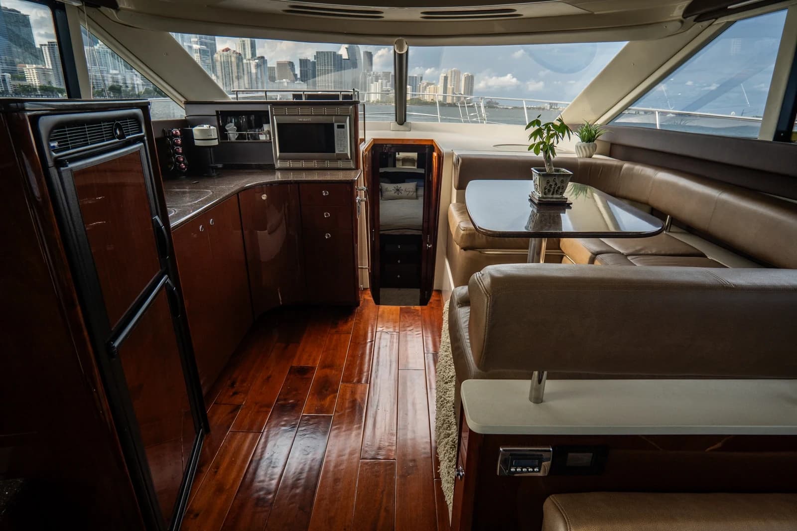 Meridian 441 Sedan — foto 54