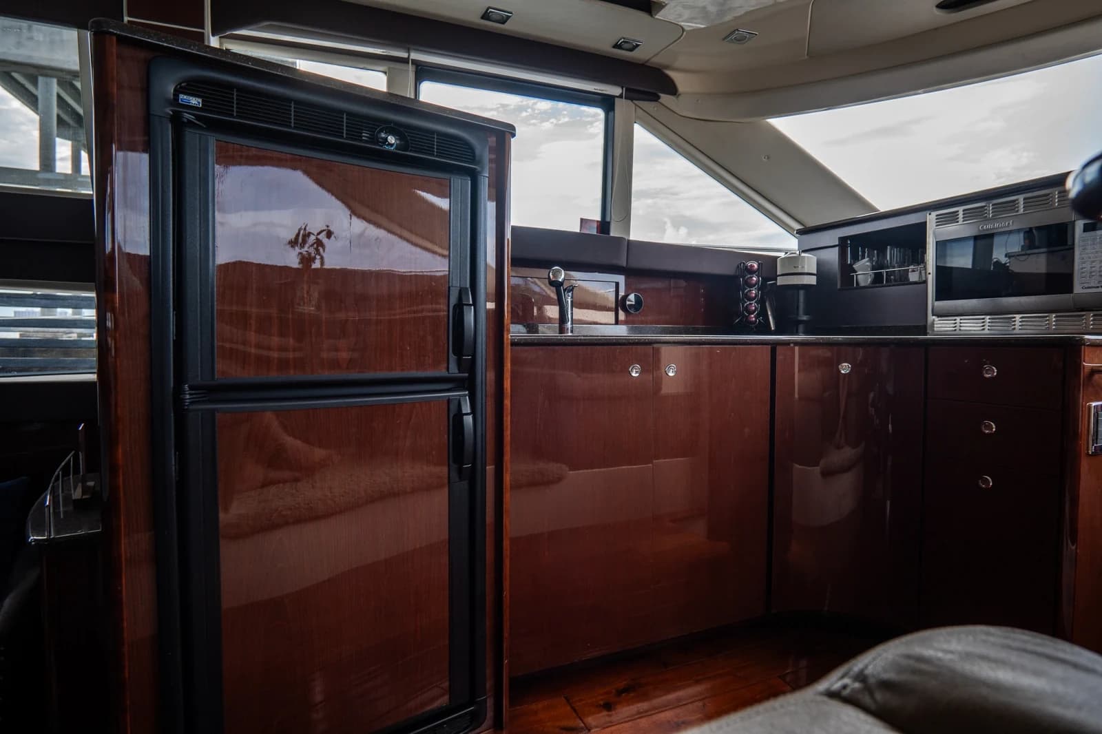 Meridian 441 Sedan — foto 57