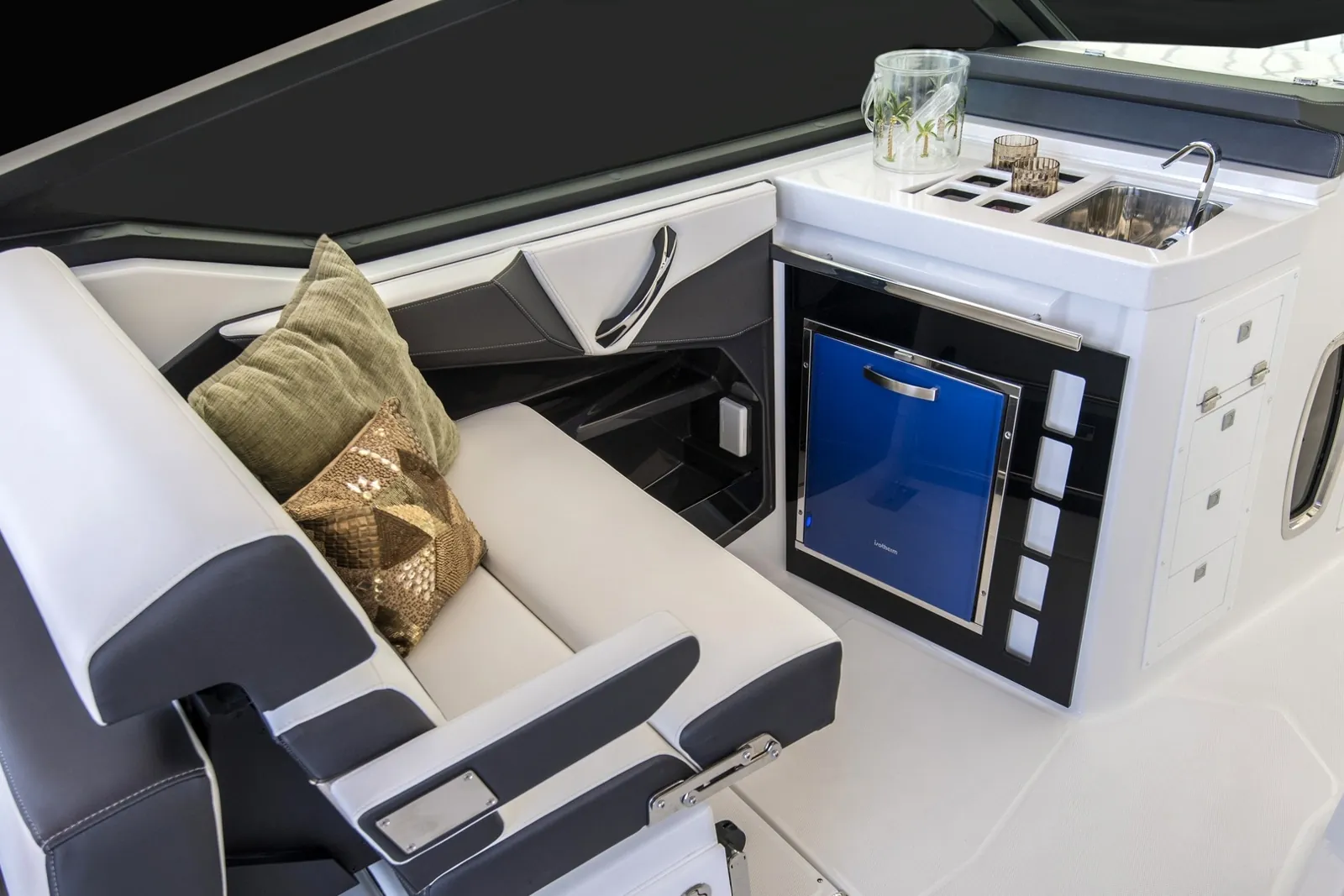 Monterey 385 Super Sport — foto 4