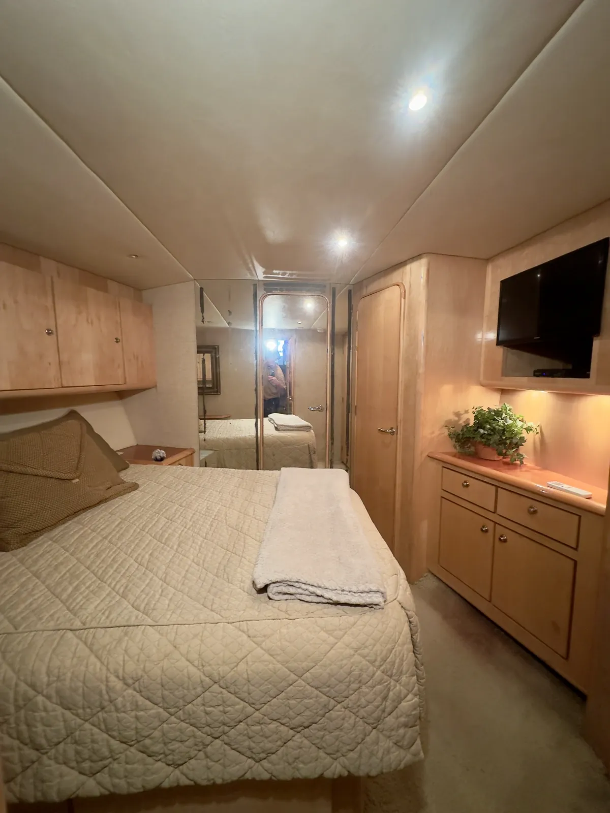 Ocean Yachts Super Sport — foto 11
