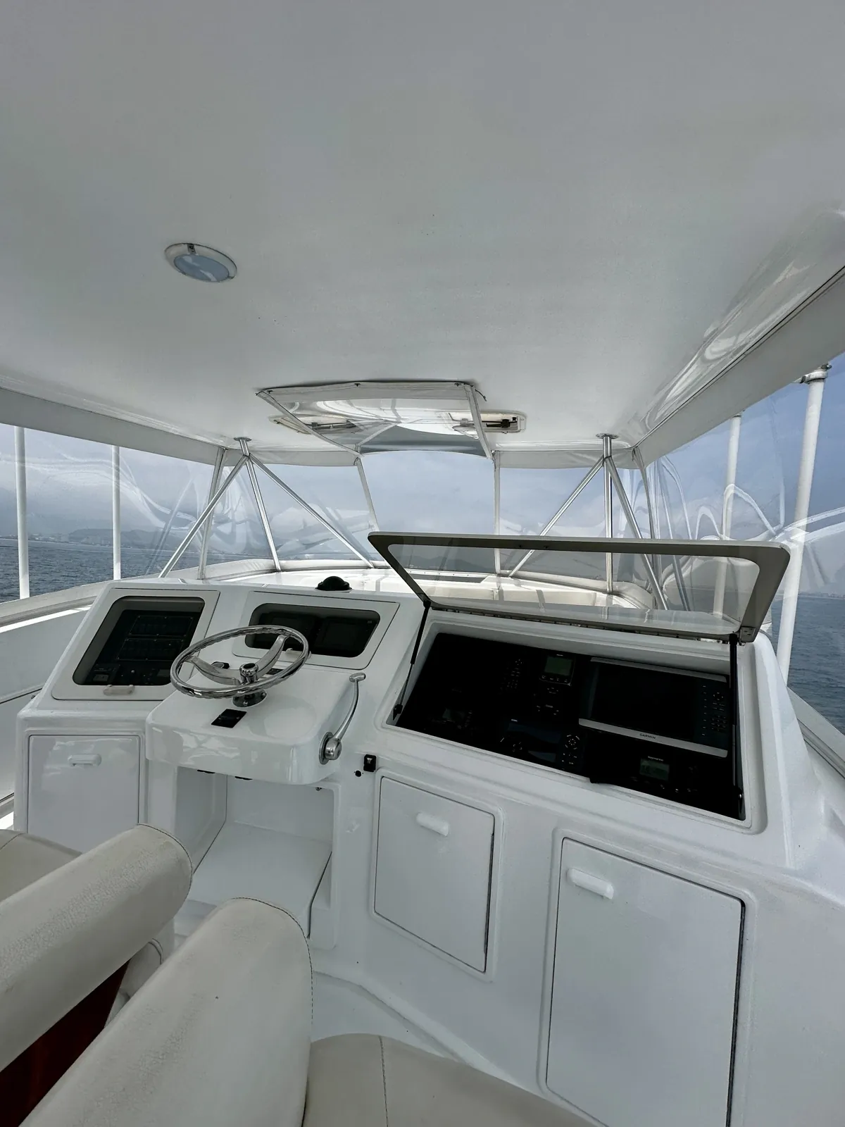 Ocean Yachts Super Sport — foto 13
