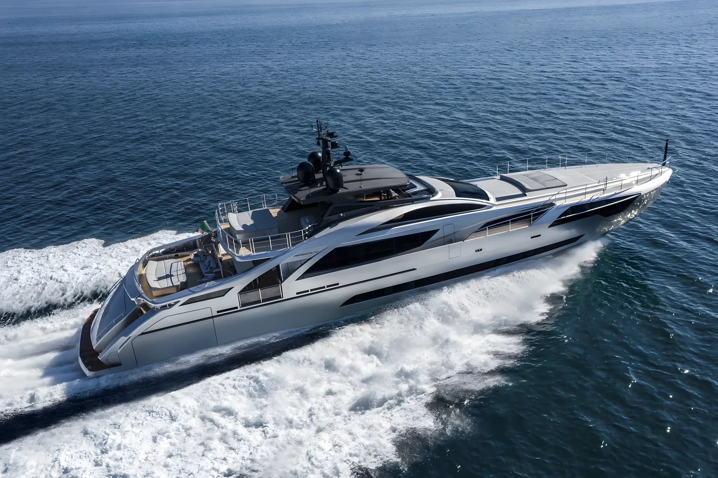 Pershing 140 2027 — Bajo pedido