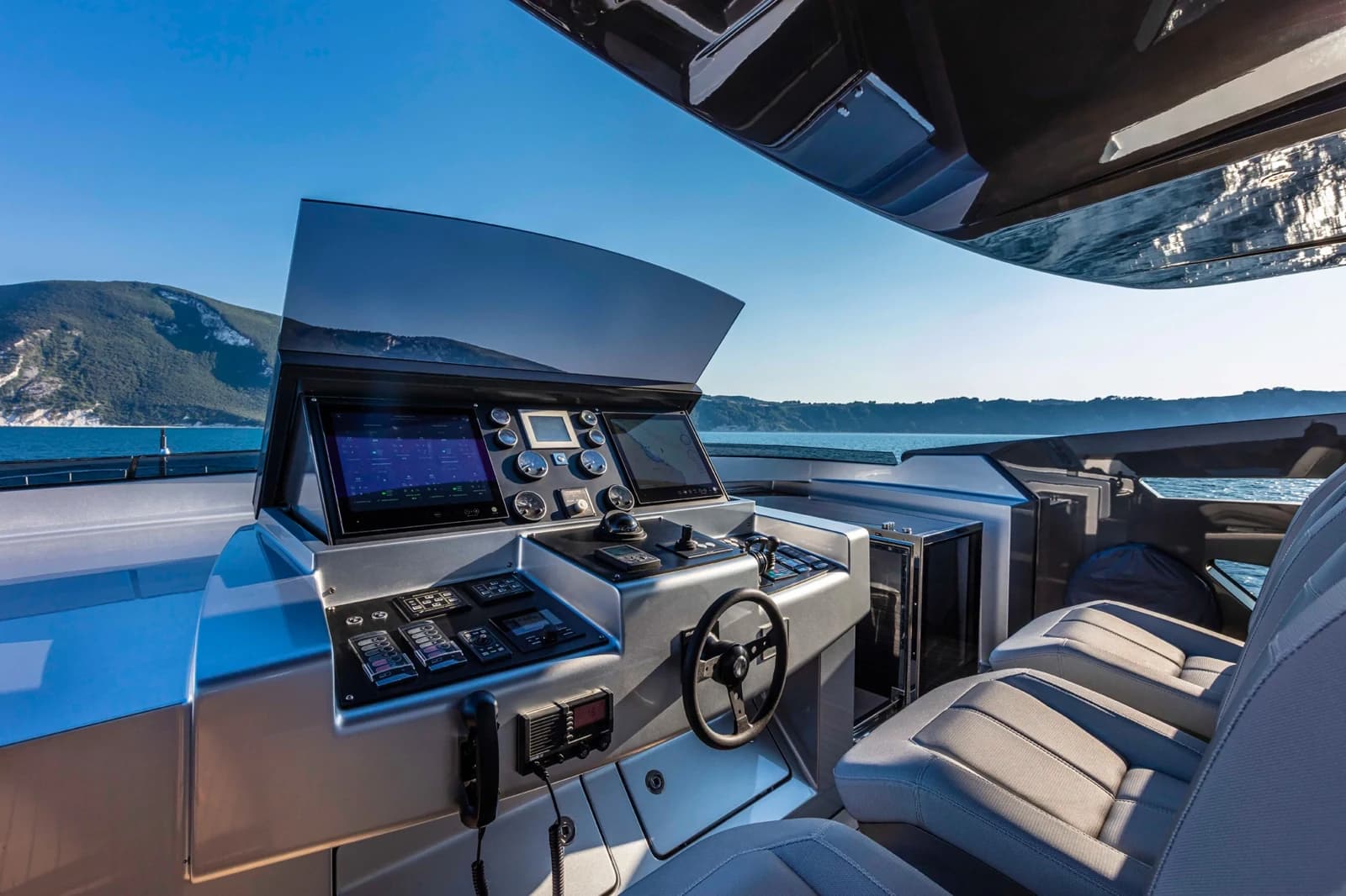 Pershing 140 — photo 17