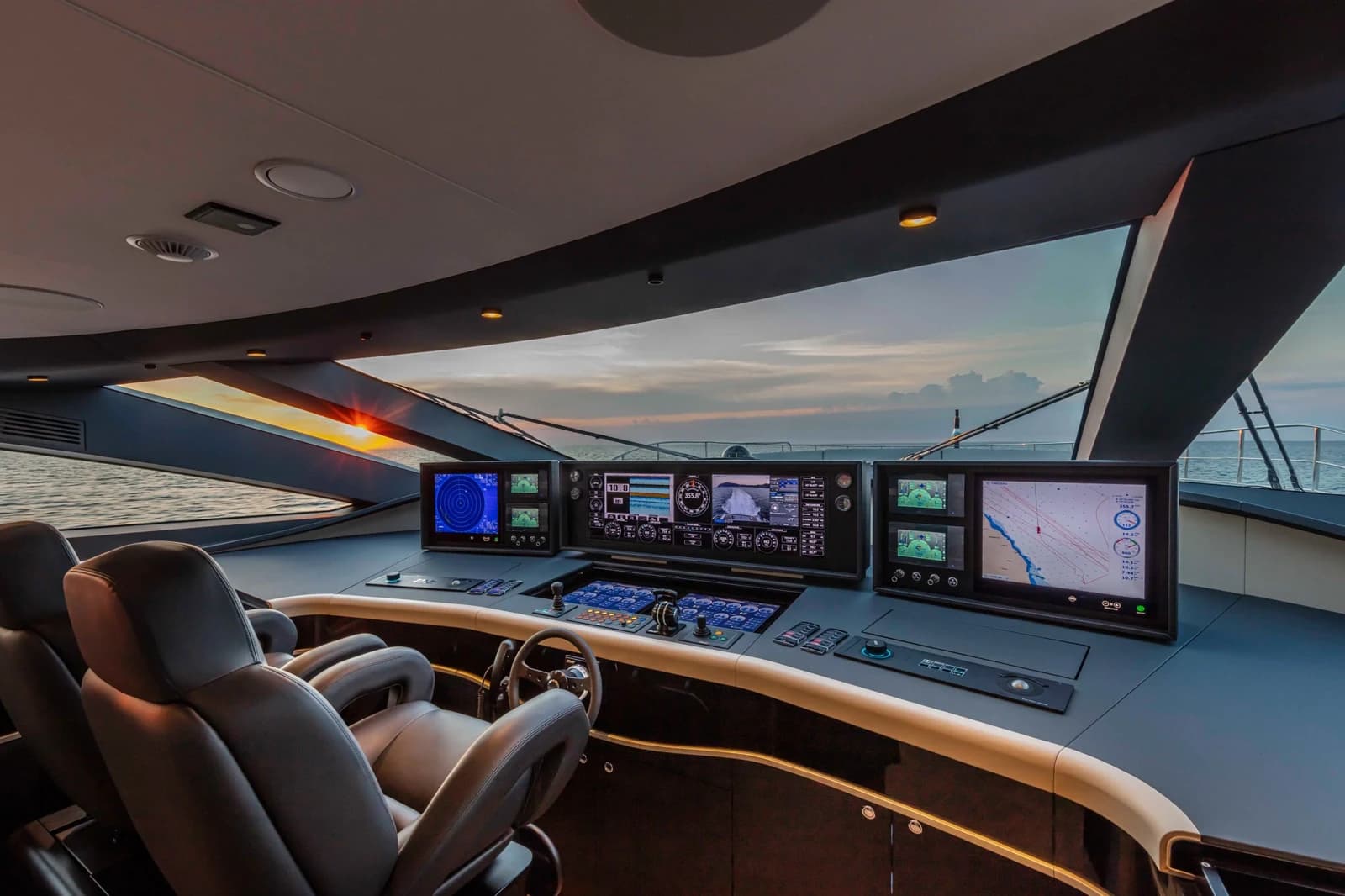 Pershing 140 — photo 18