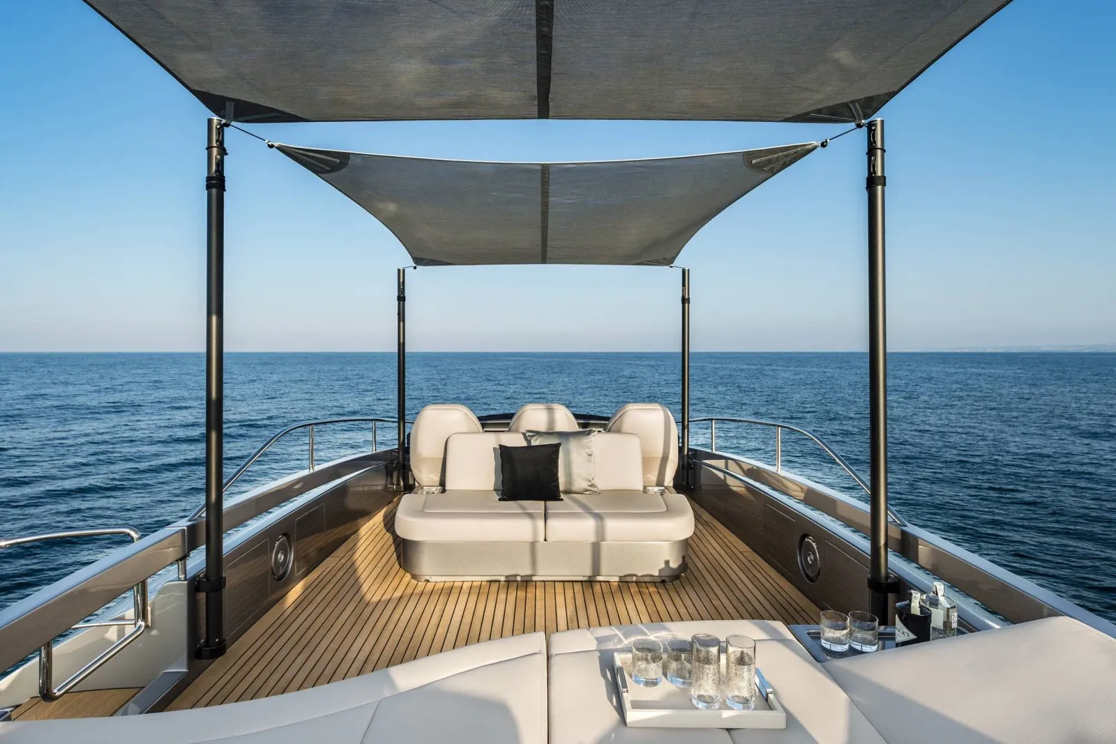 Pershing 8X — photo 4